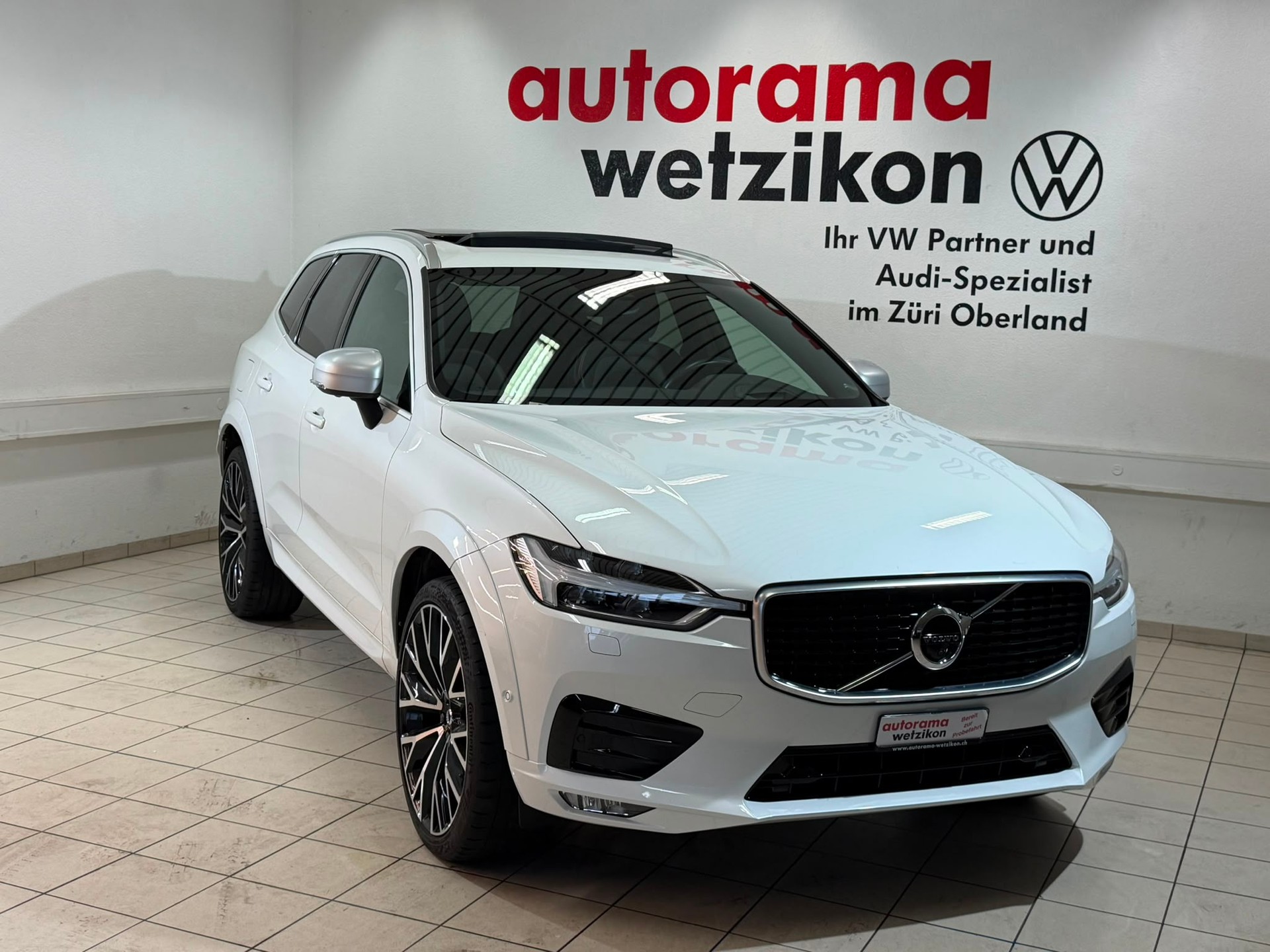 VOLVO XC60 T5 AWD R-Design Geartronic-image-1