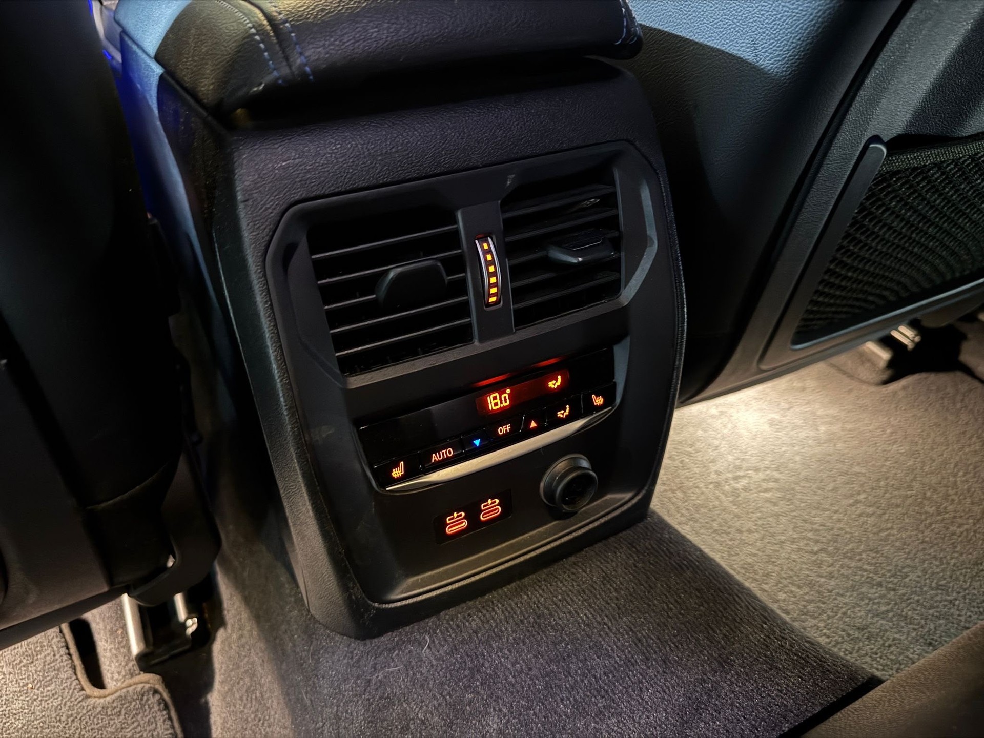 BMW 320d xDrive-image-14
