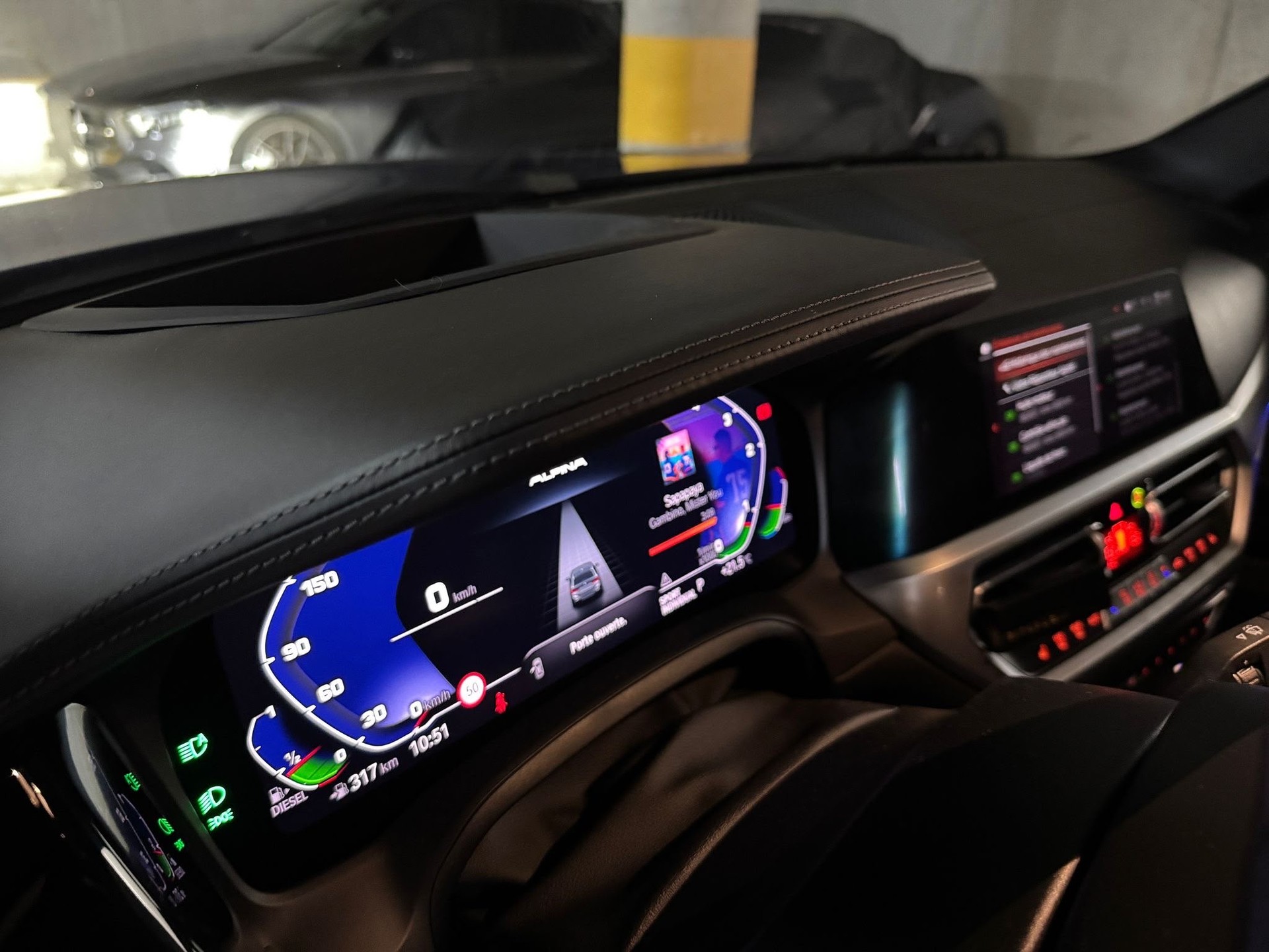 BMW 320d xDrive-image-11