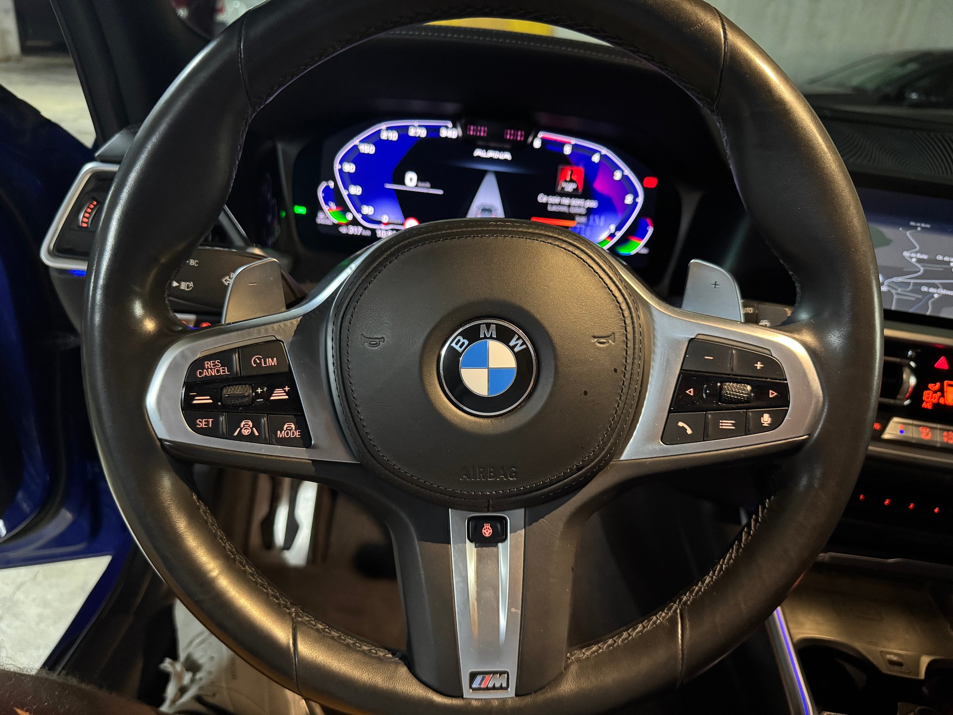 BMW 320d xDrive-image-10