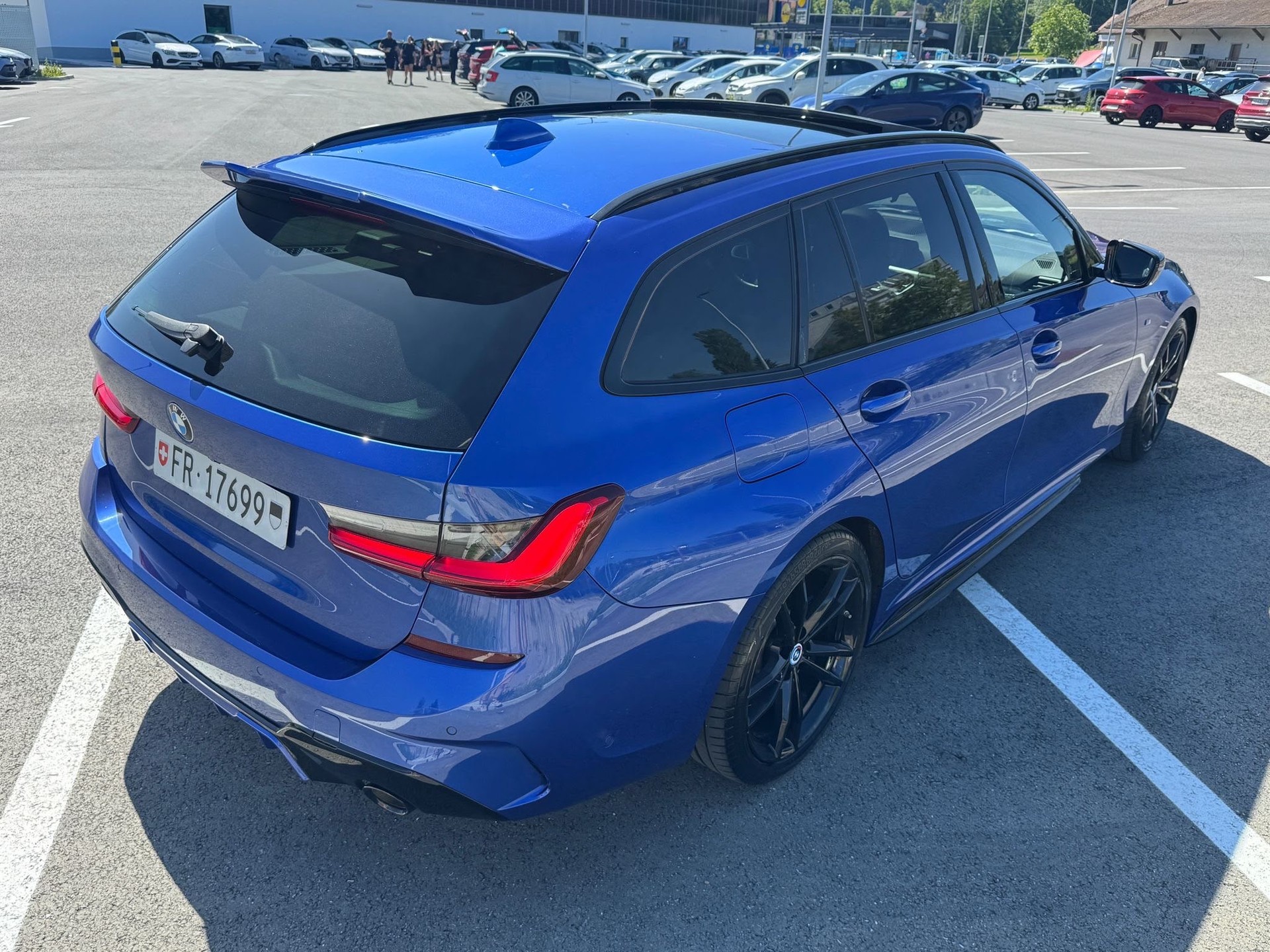 BMW 320d xDrive-image-2