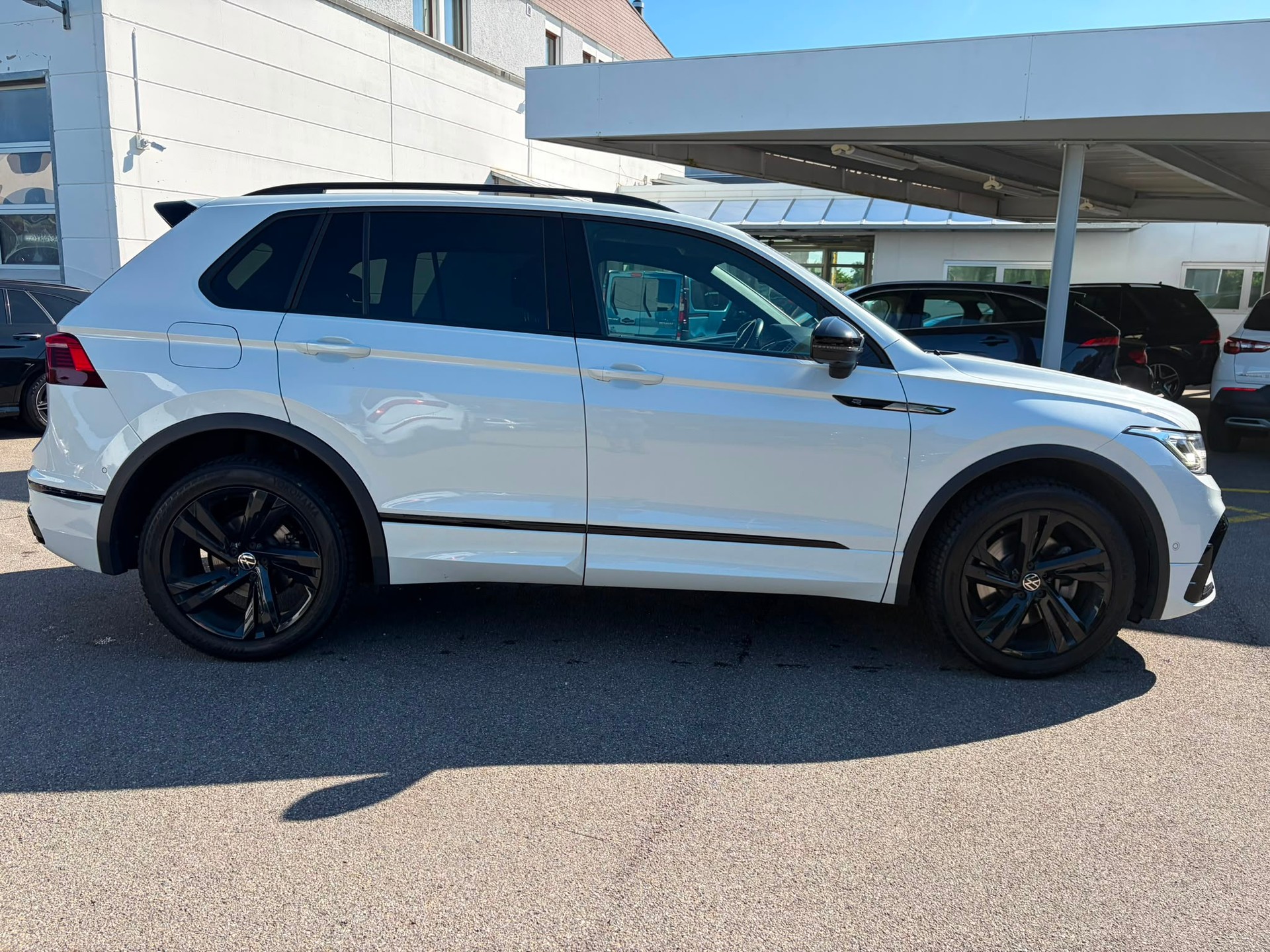 VW Tiguan 2.0TSI R-Line 4Motion DSG-image-4