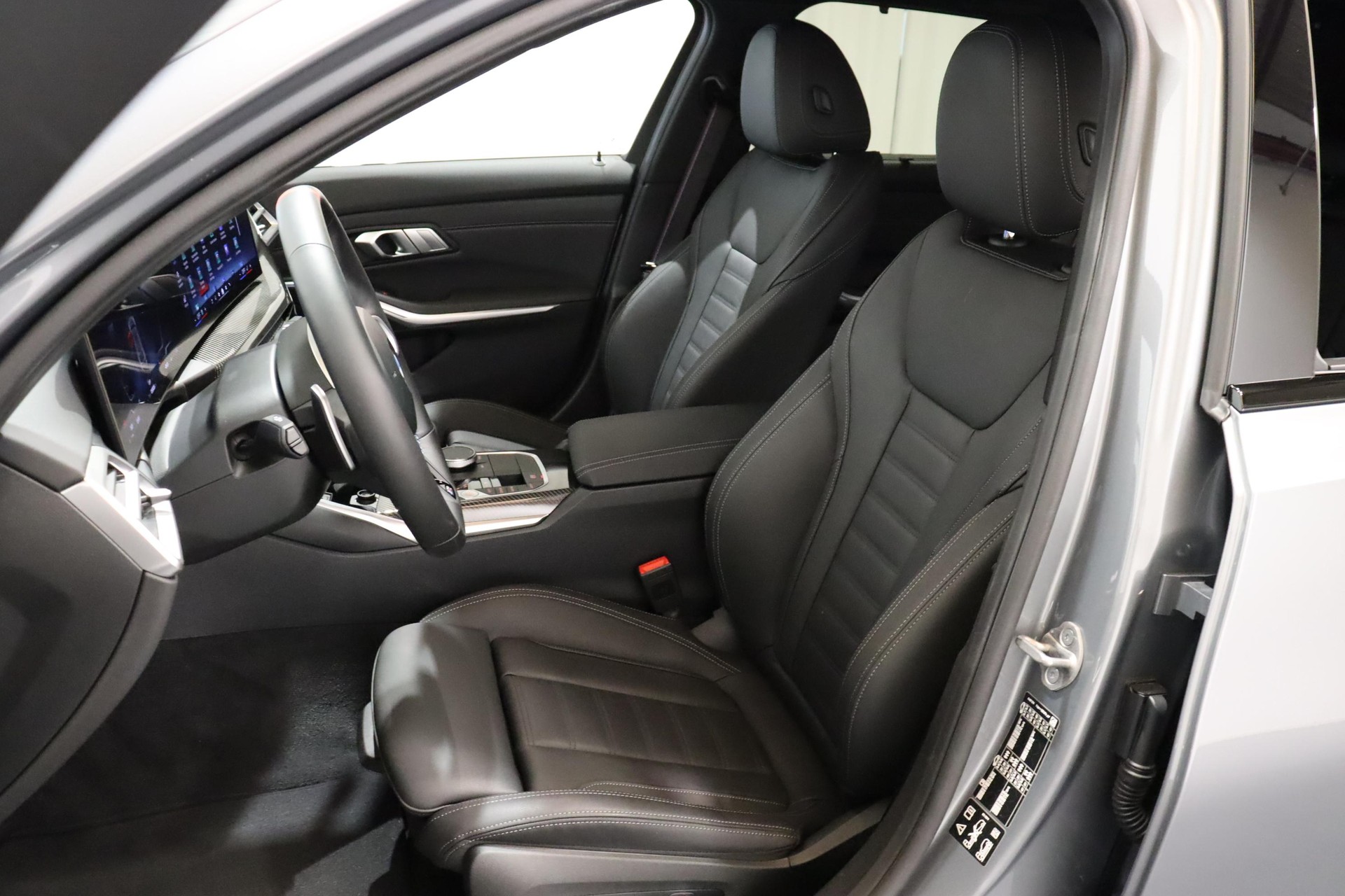 BMW M340i xDrive Touring-image-6