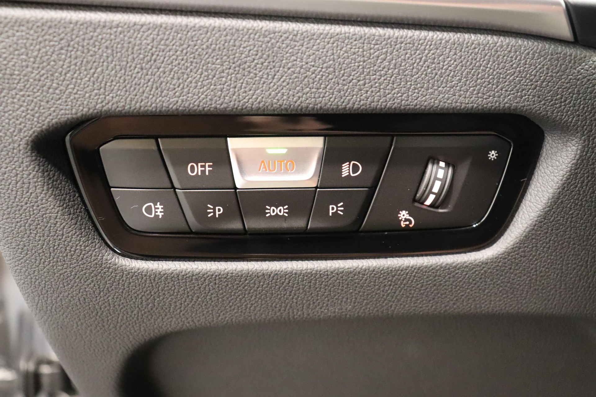 BMW M340i xDrive Touring-image-18