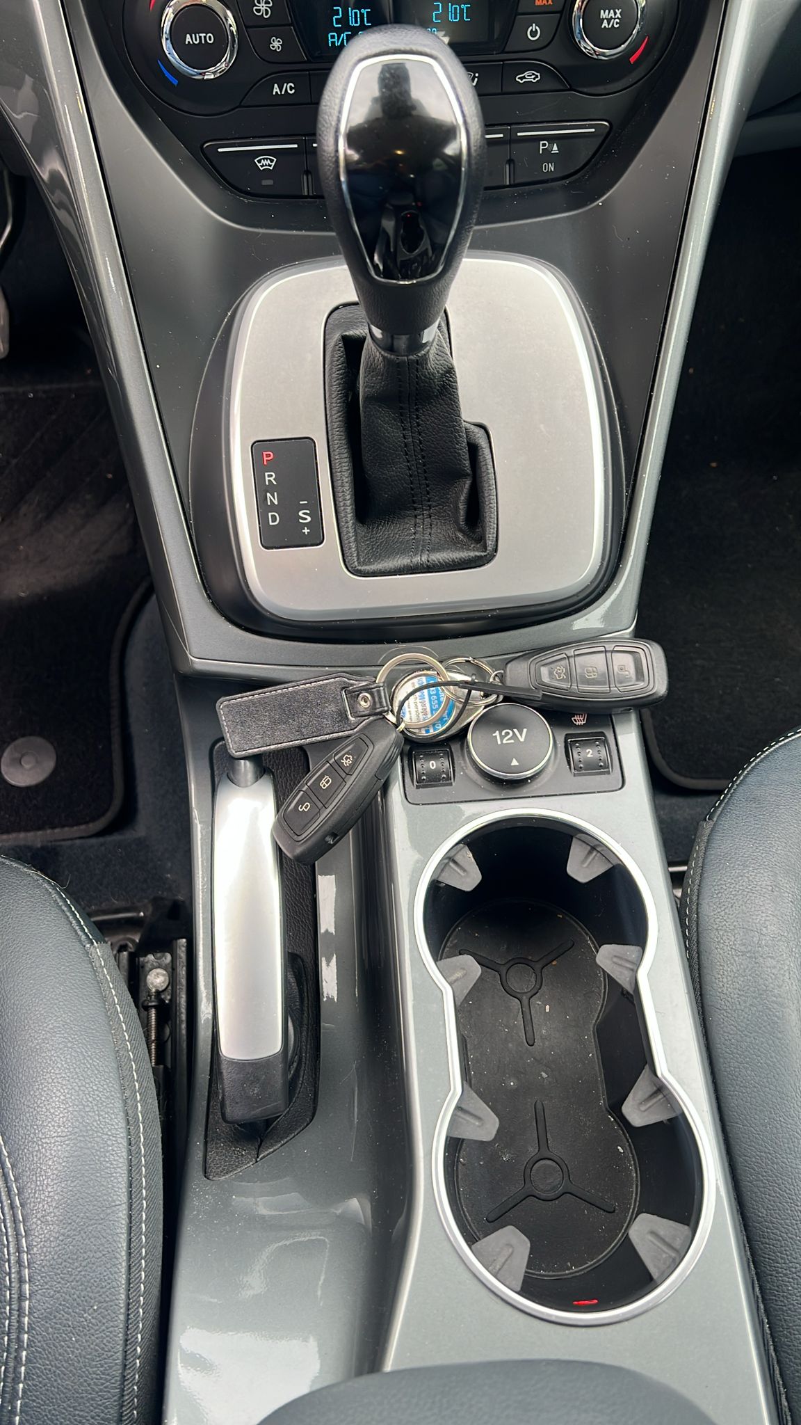 FORD C-Max 2.0 TDCi Titanium PowerShift-image-12
