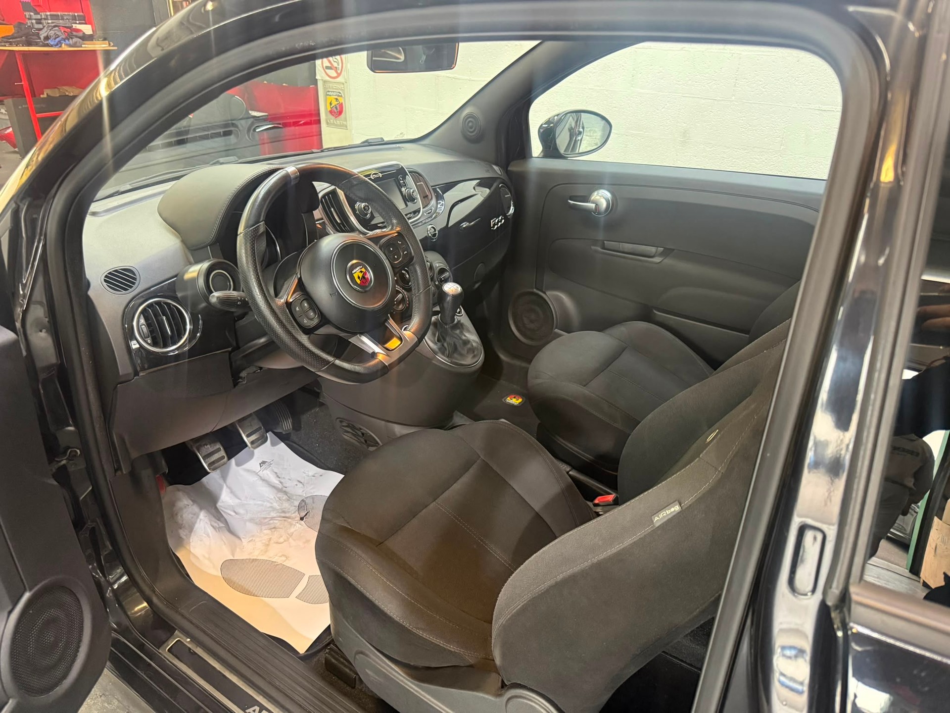 FIAT 500 1.4 16V Turbo Abarth-image-1