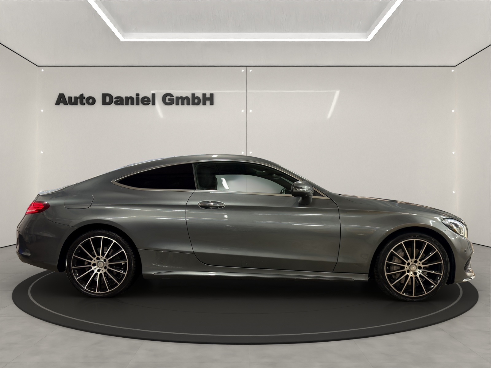 MERCEDES-BENZ C 250 d AMG Line Coupé 4Matic 9G-Tronic-image-4