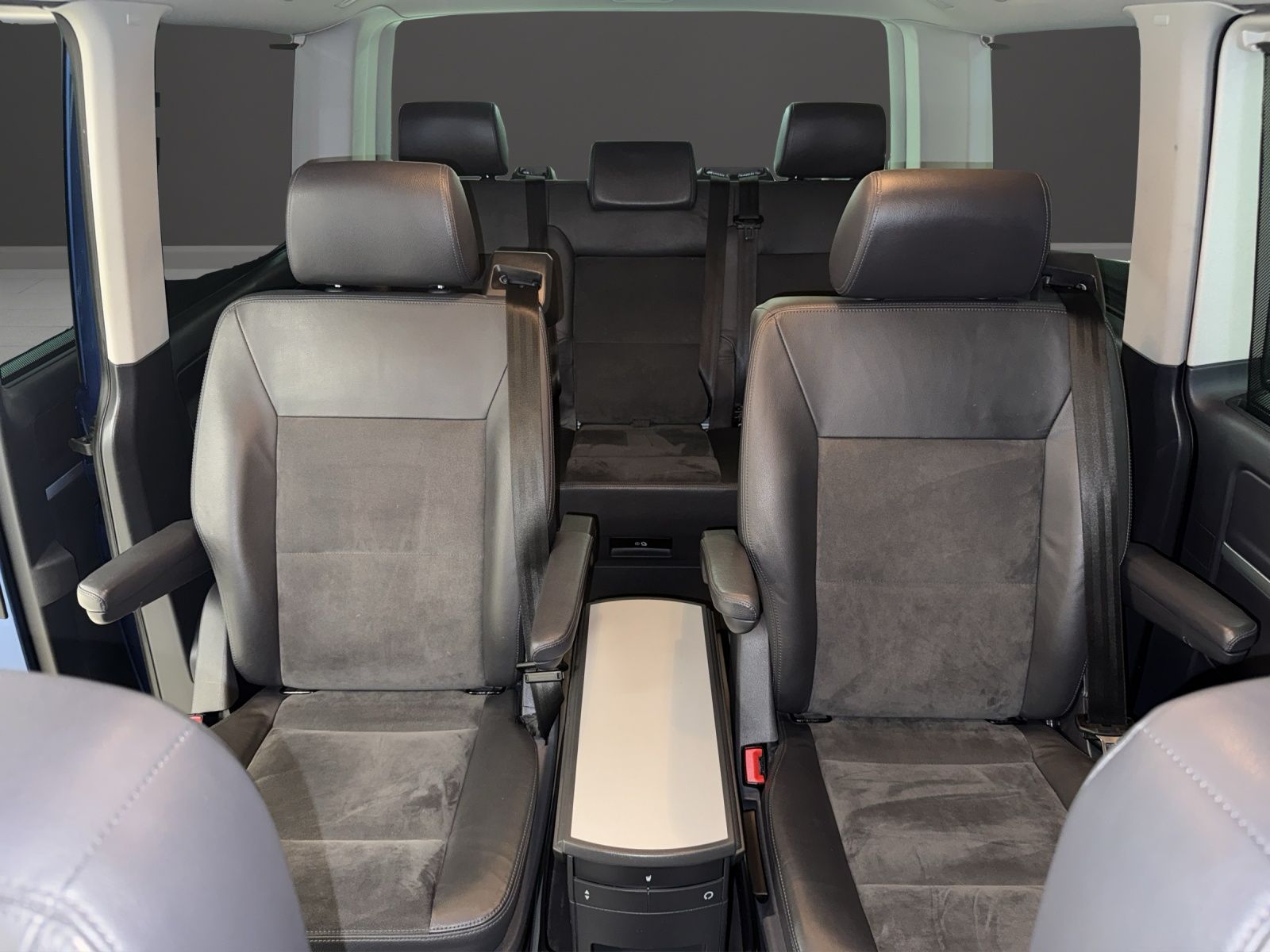 VW T5 Multivan 2.0 Bi-TDI CR Highline 4Motion DSG-image-11
