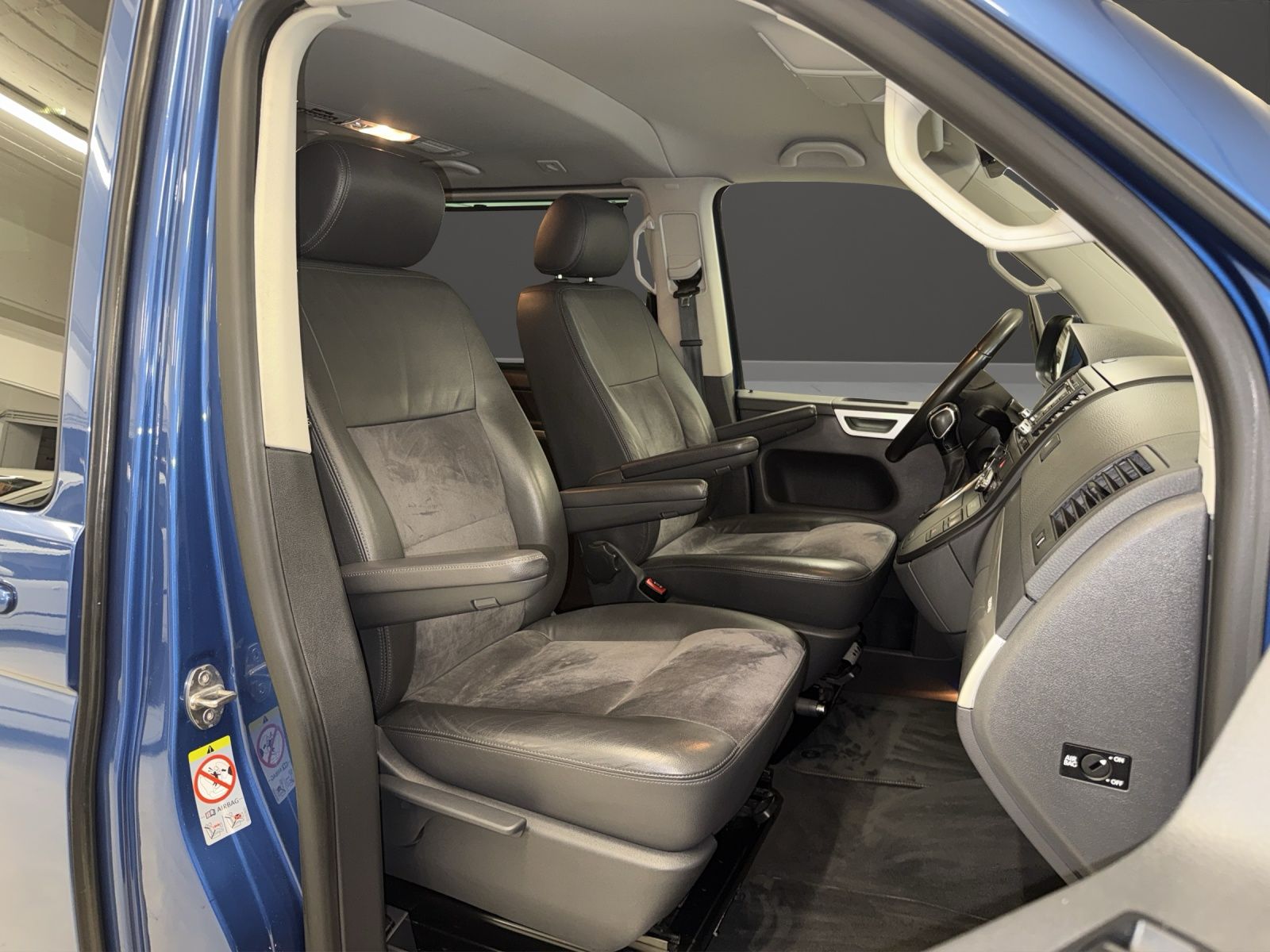 VW T5 Multivan 2.0 Bi-TDI CR Highline 4Motion DSG-image-9