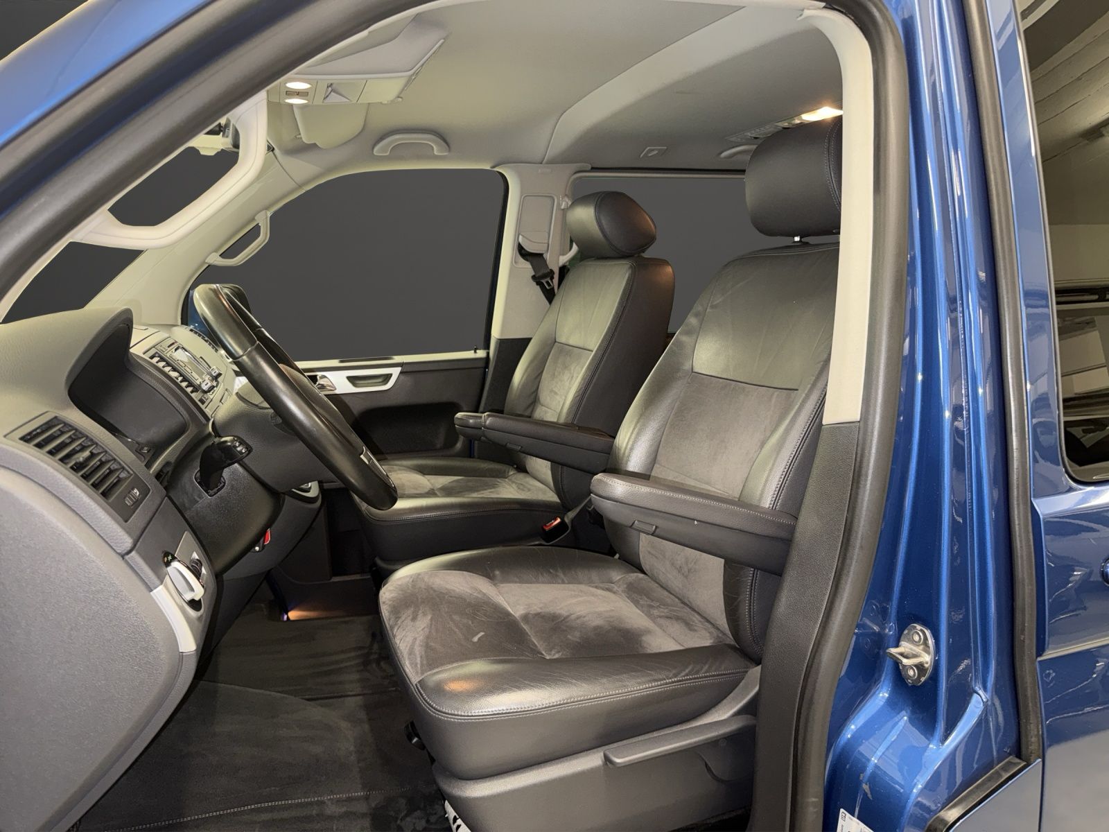 VW T5 Multivan 2.0 Bi-TDI CR Highline 4Motion DSG-image-8