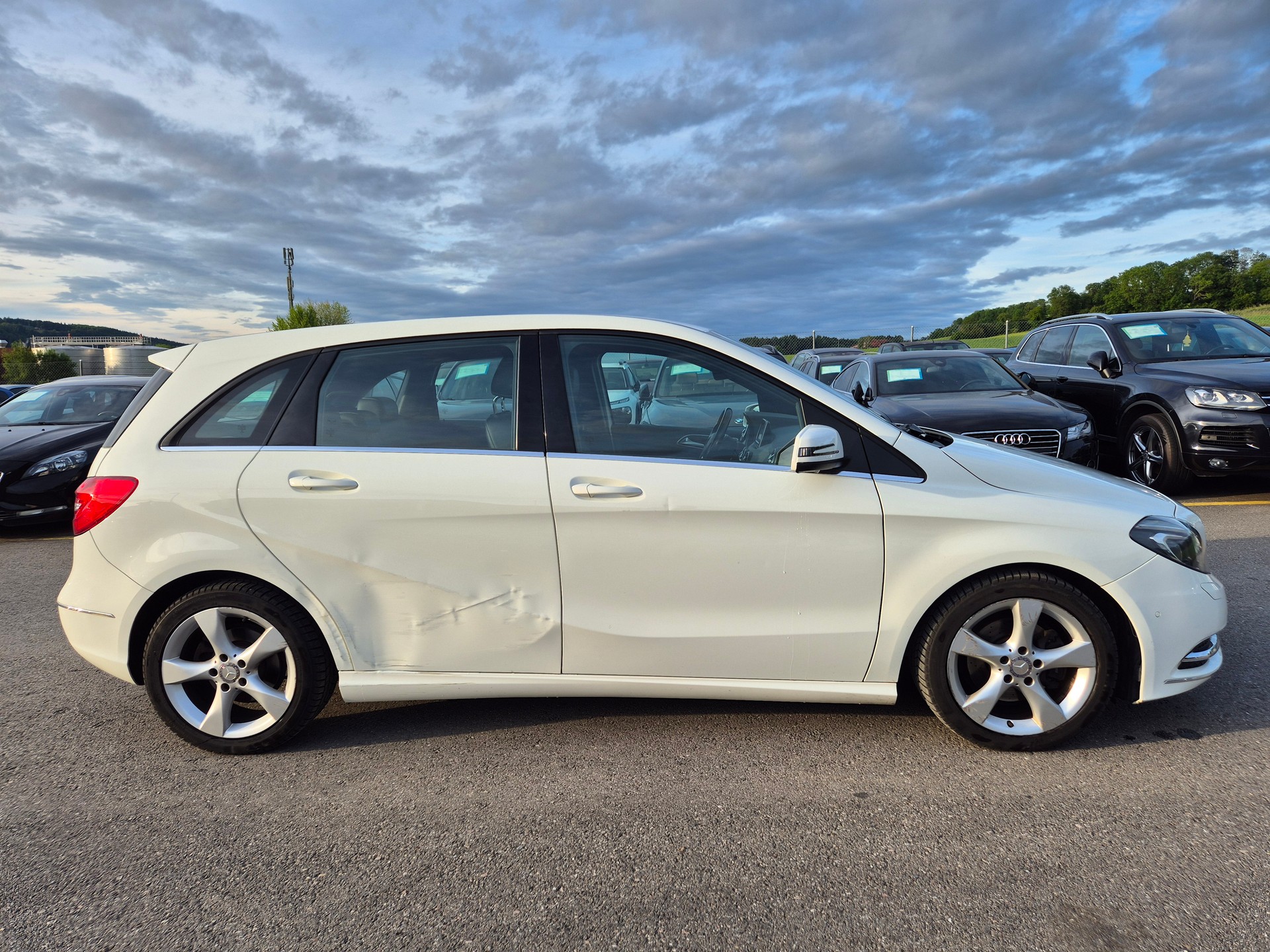MERCEDES-BENZ B 180 CDI-image-13