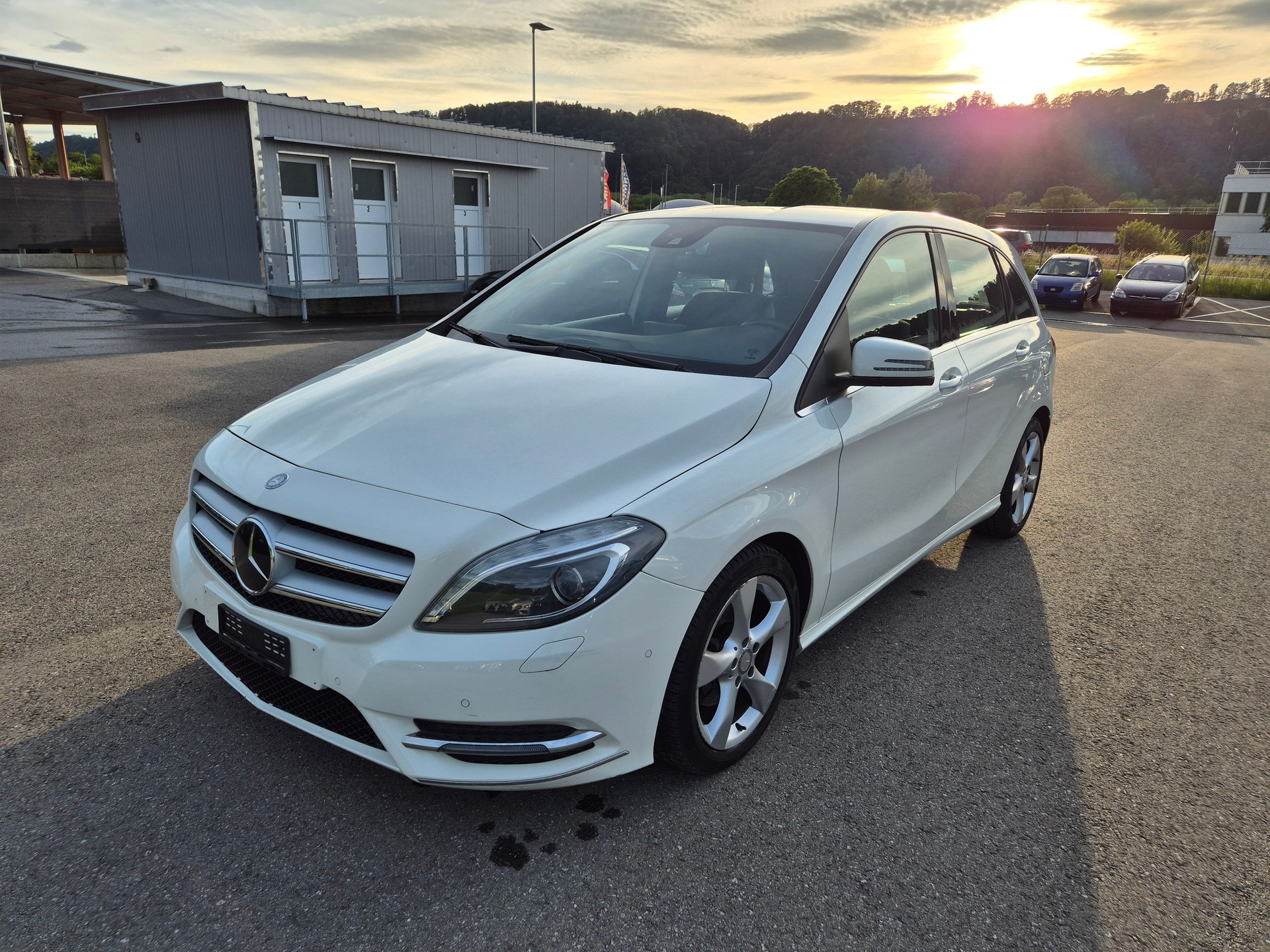MERCEDES-BENZ B 180 CDI-image-1