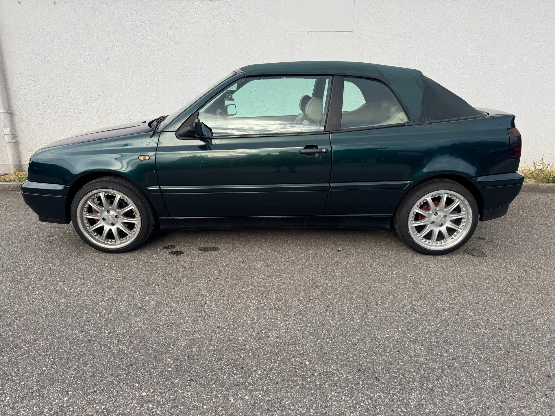VW Golf Cabriolet 2000 Swiss Classic-image-2
