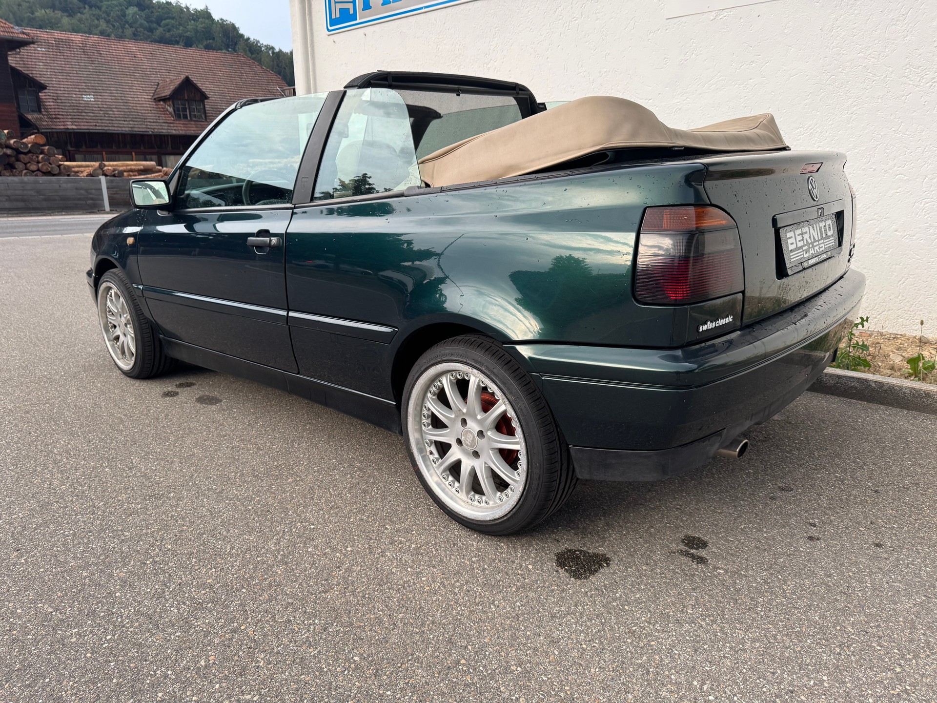 VW Golf Cabriolet 2000 Swiss Classic-image-5