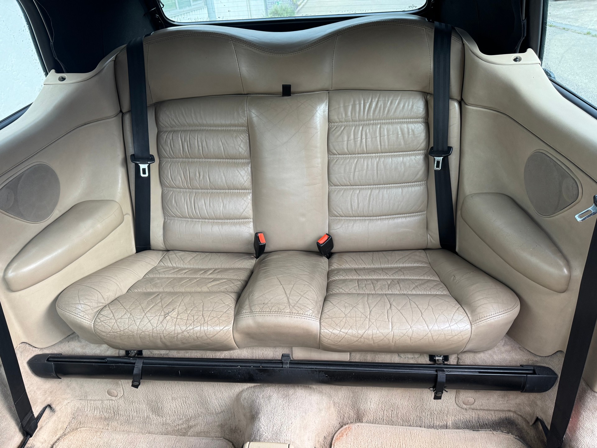 VW Golf Cabriolet 2000 Swiss Classic-image-13