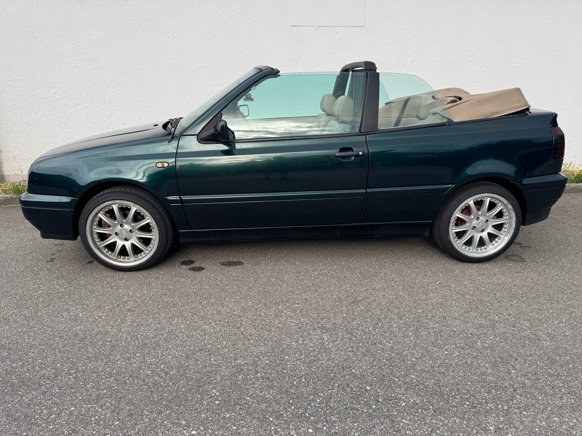 VW Golf Cabriolet 2000 Swiss Classic-image-3