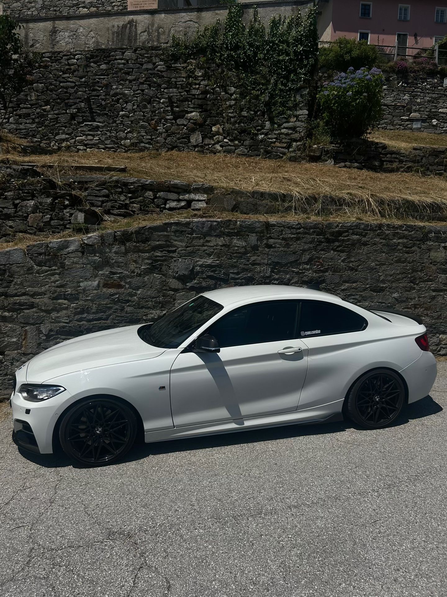 BMW M235i xDrive-image-1