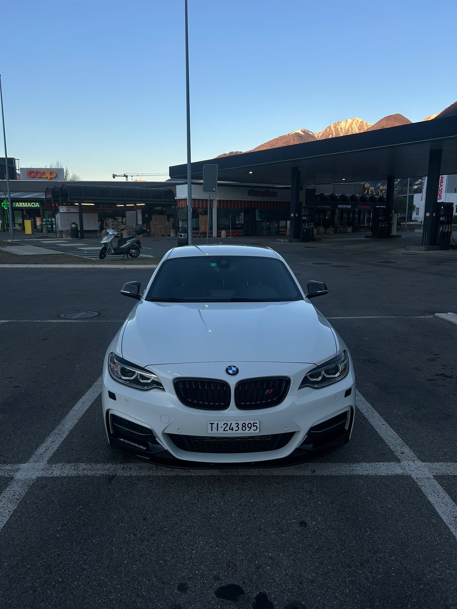 BMW M235i xDrive-image-3