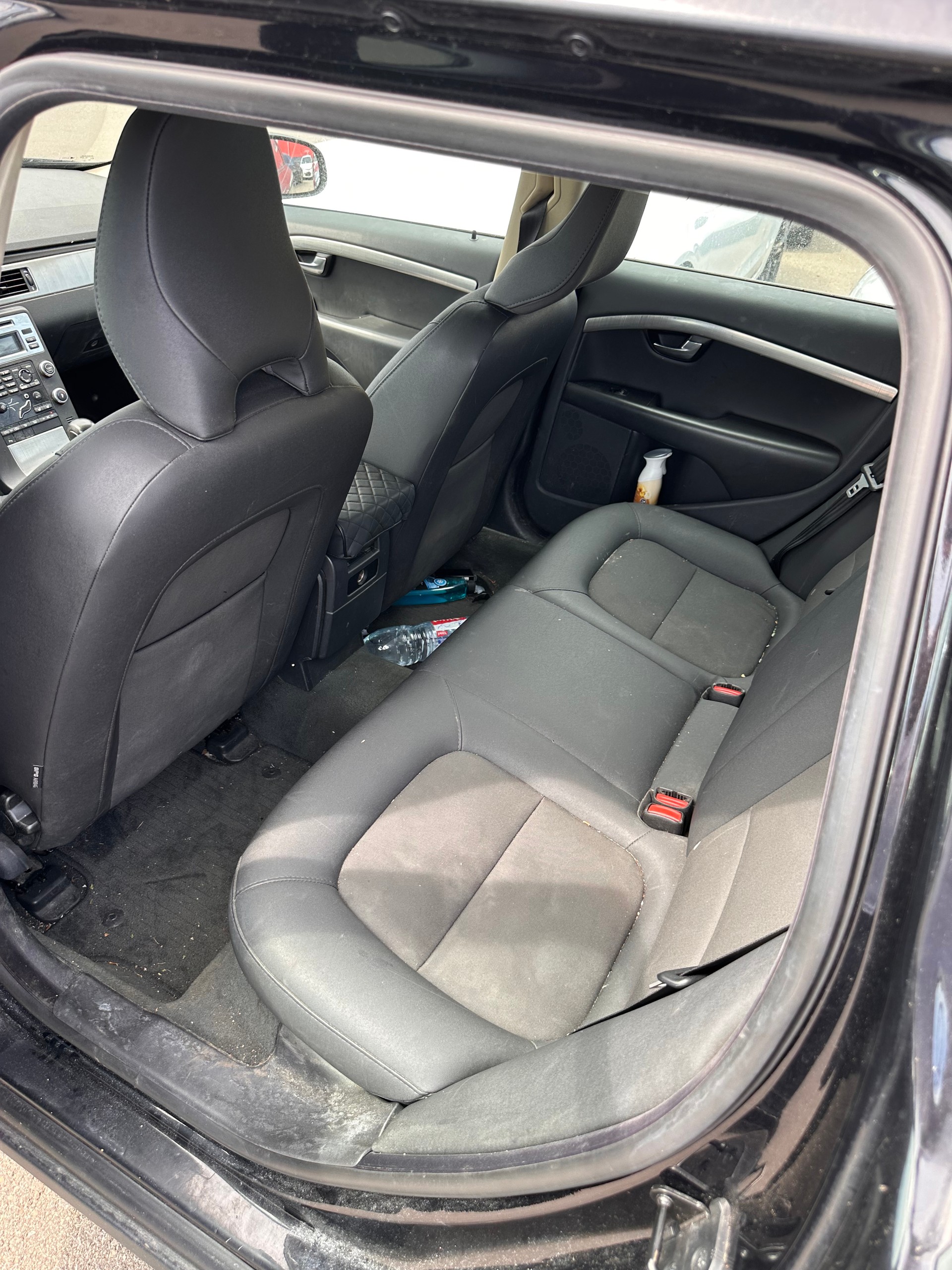 VOLVO V70-image-7