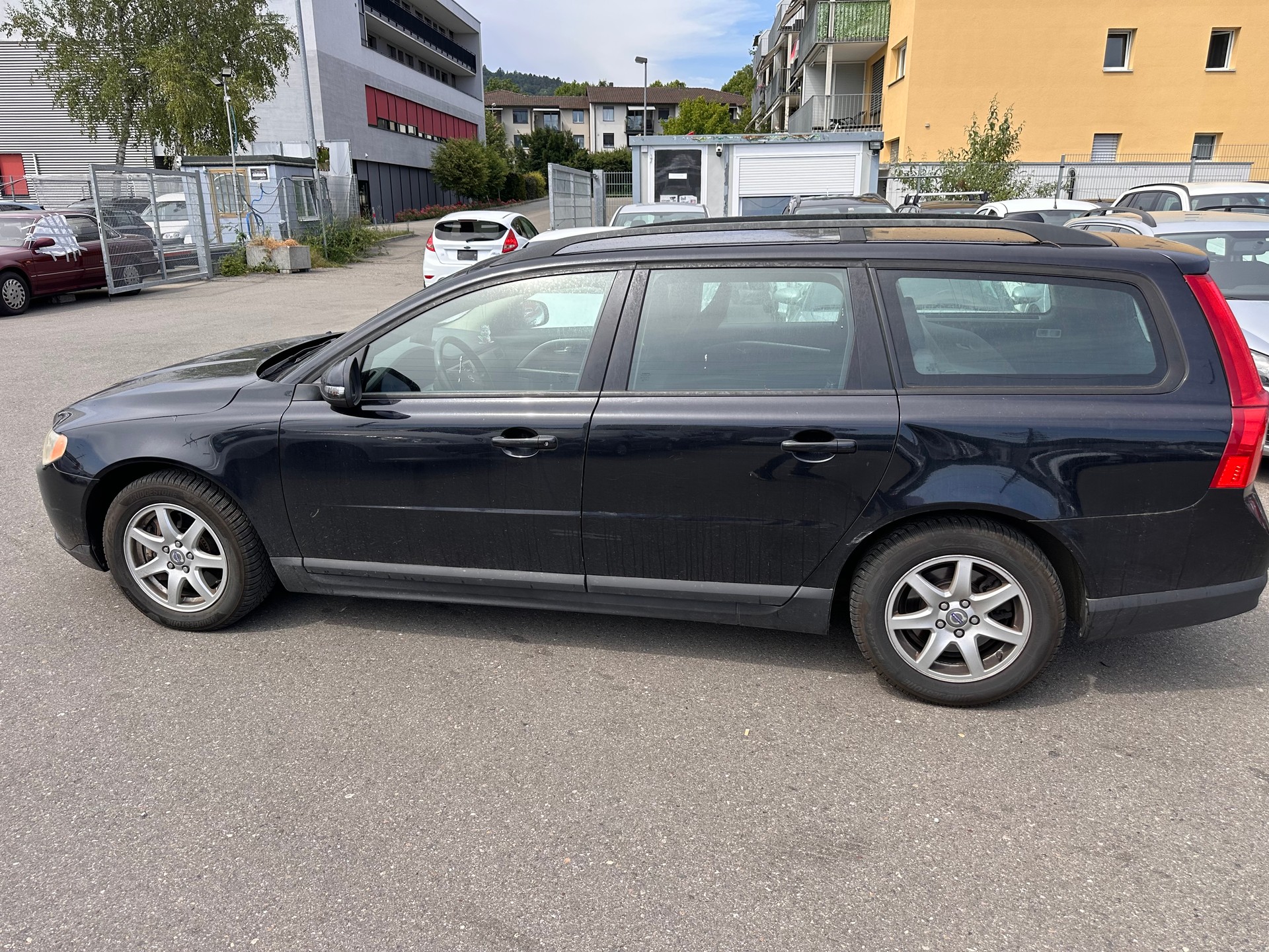 VOLVO V70-image-6