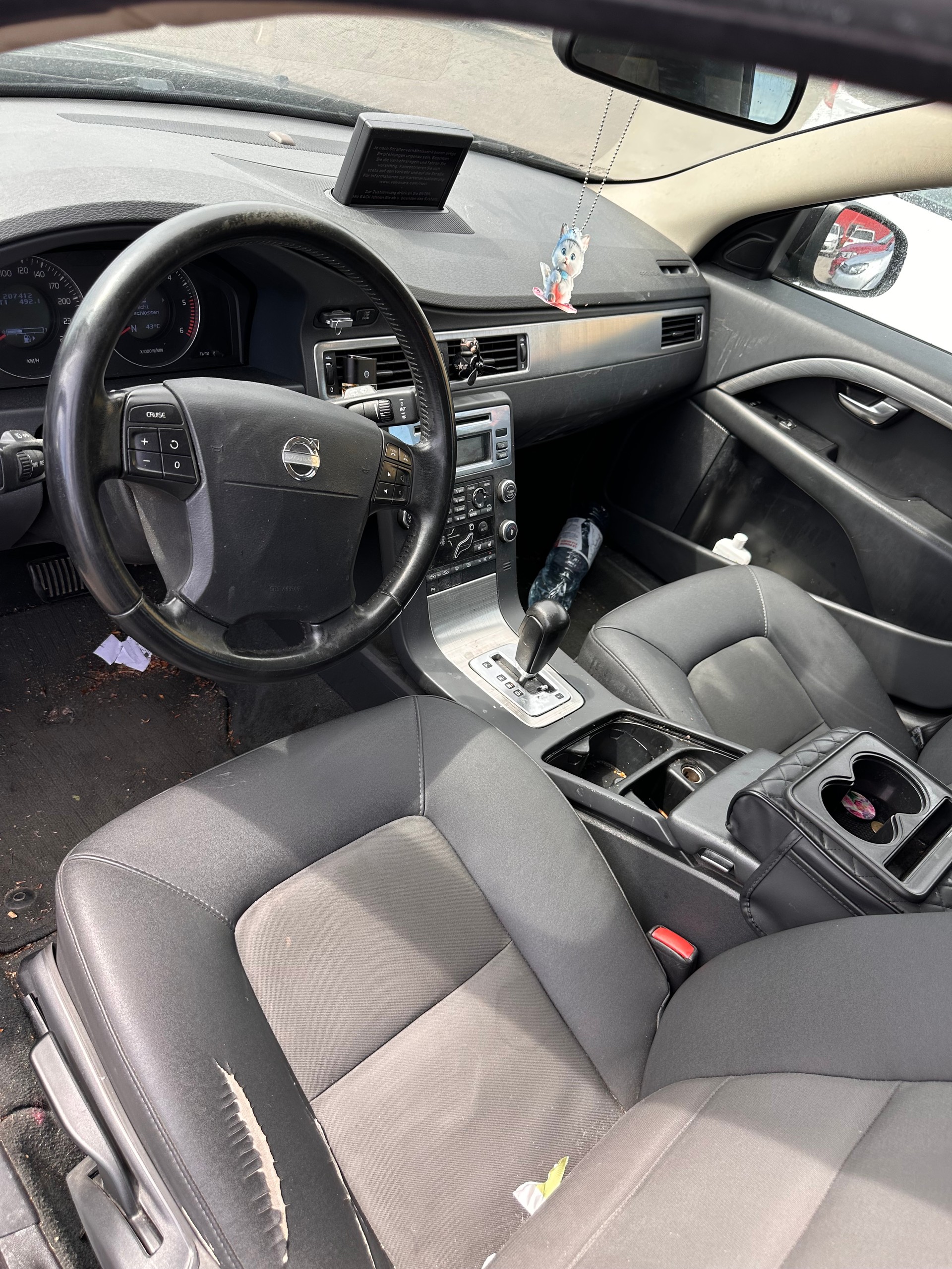 VOLVO V70-image-3