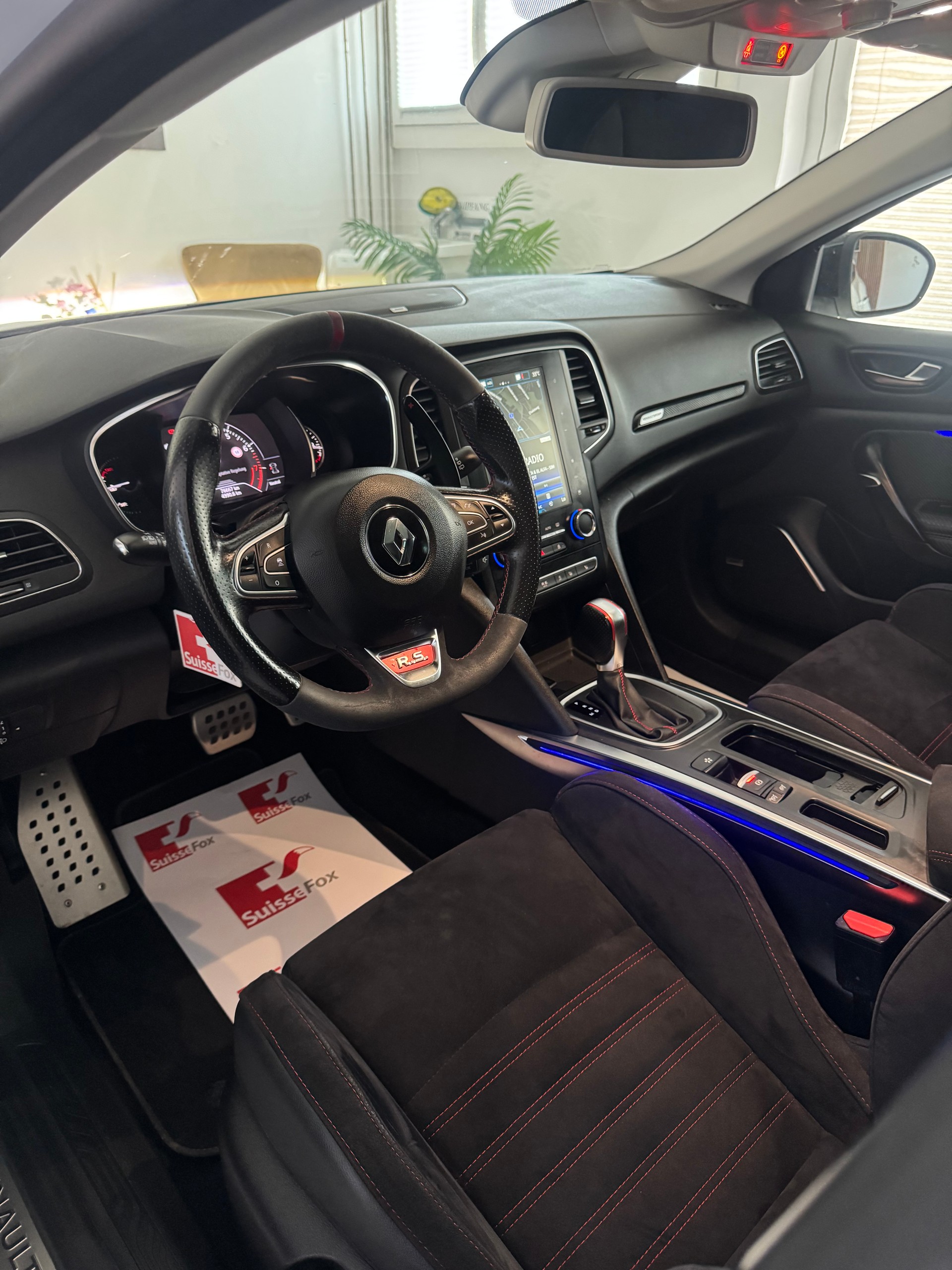 RENAULT Mégane Trophy 300 EDC*CH-Fahrzeug*Panoramadach*Frisch MFK*-image-10