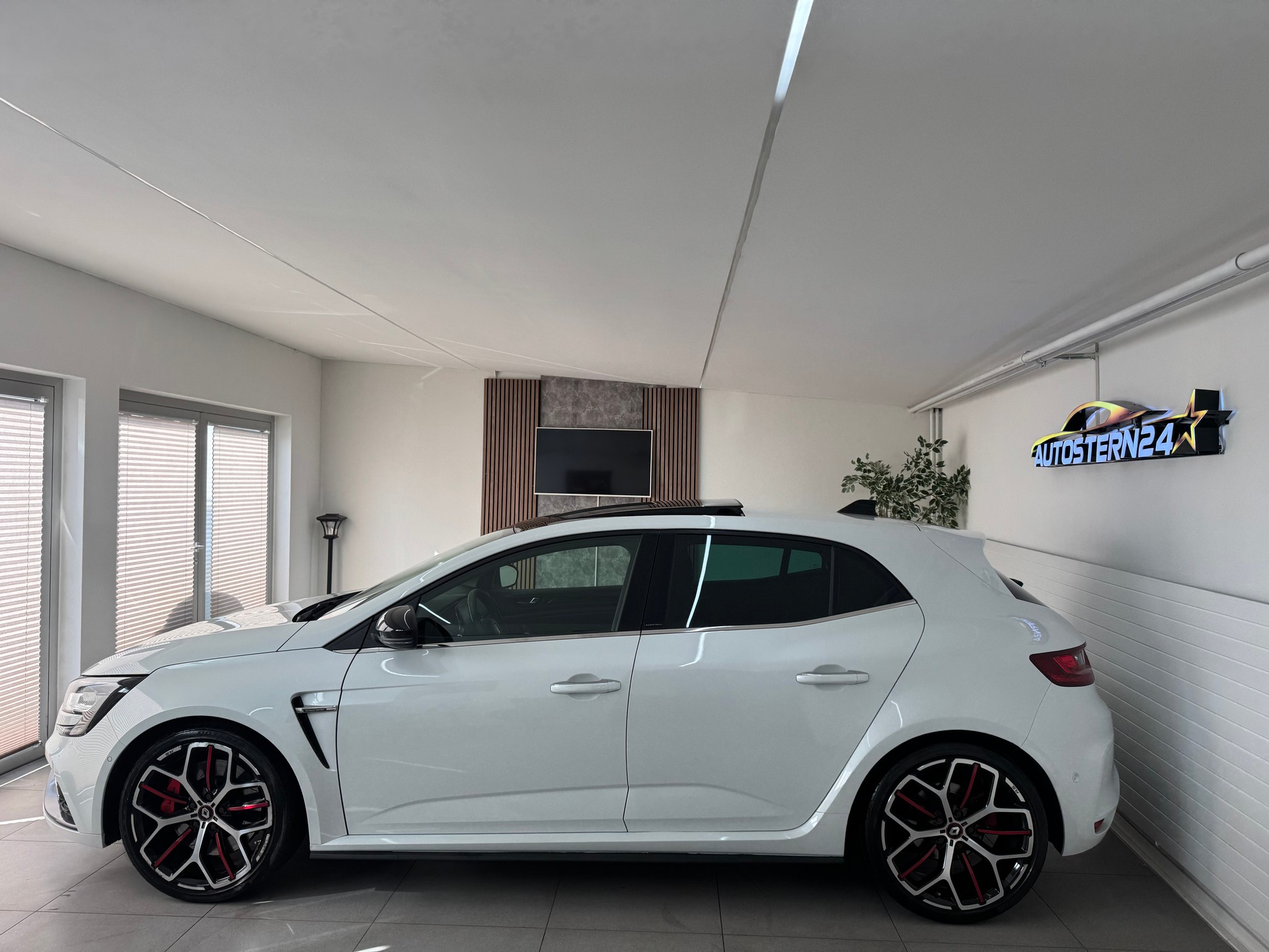 RENAULT Mégane Trophy 300 EDC*CH-Fahrzeug*Panoramadach*Frisch MFK*-image-6