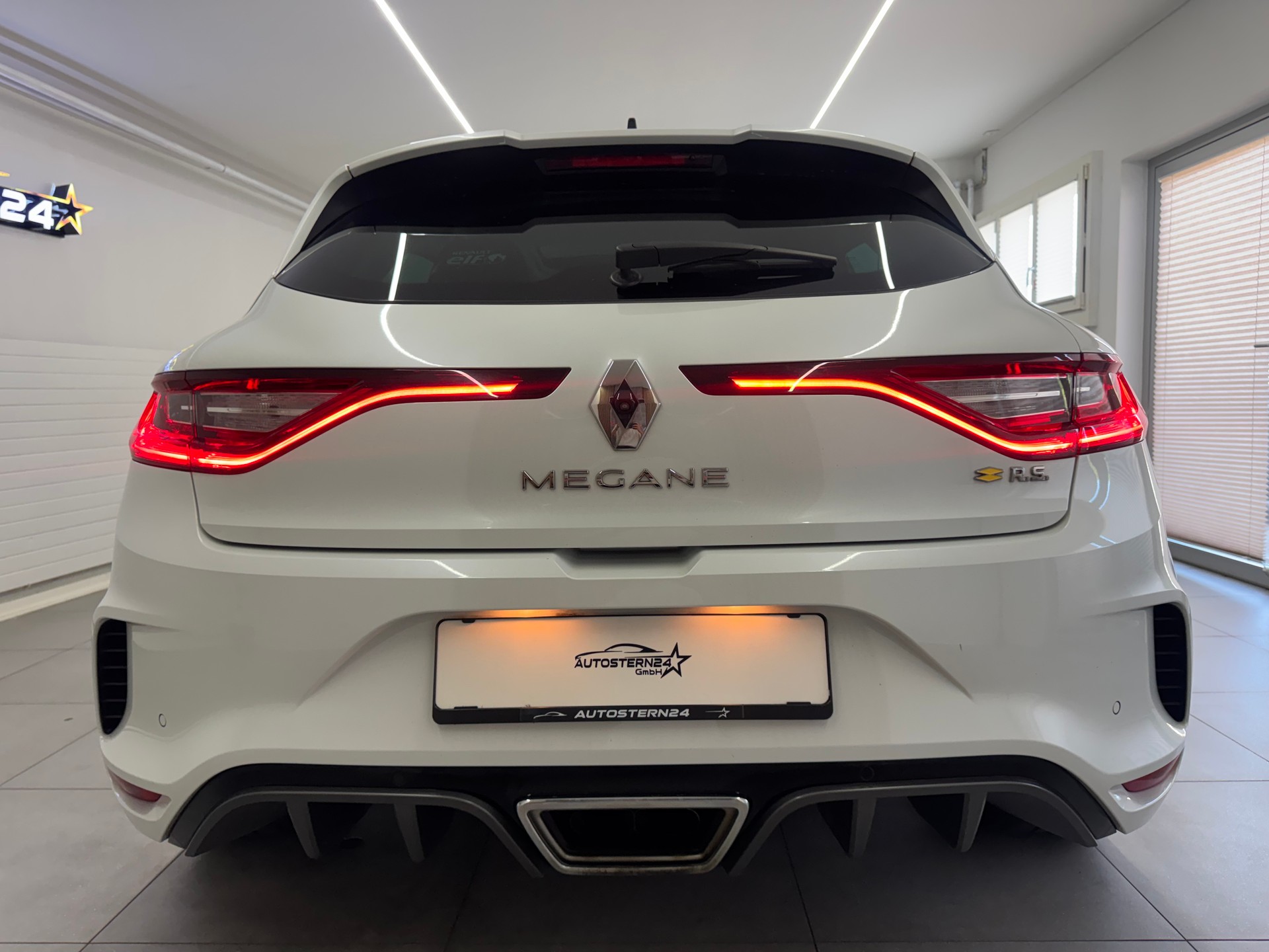 RENAULT Mégane Trophy 300 EDC*CH-Fahrzeug*Panoramadach*Frisch MFK*-image-3