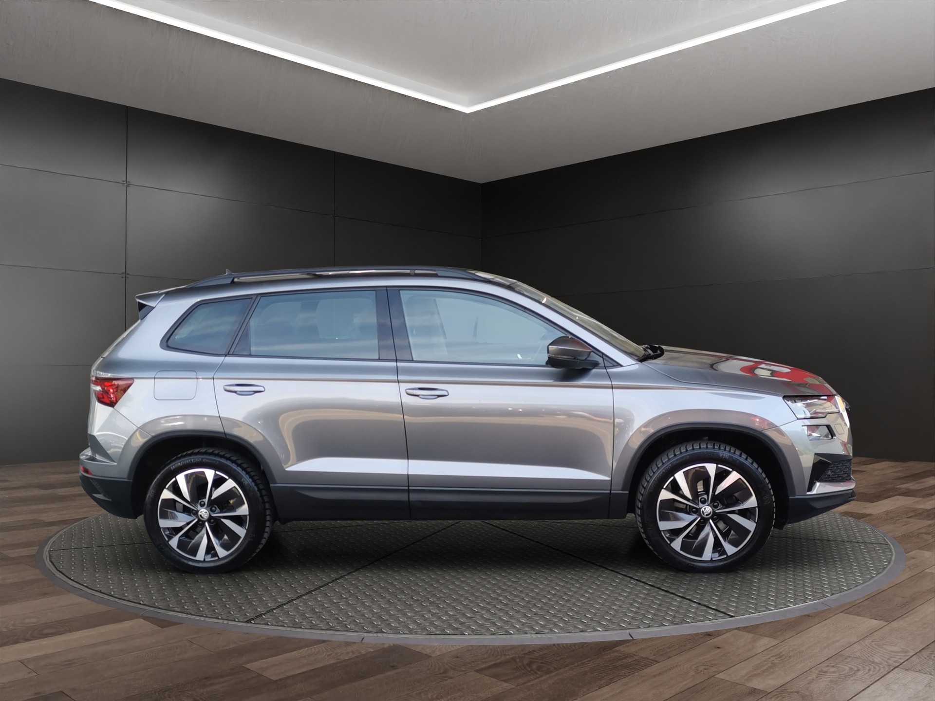 SKODA Karoq 2.0 TDI CR Style 4x4 DSG-image-4