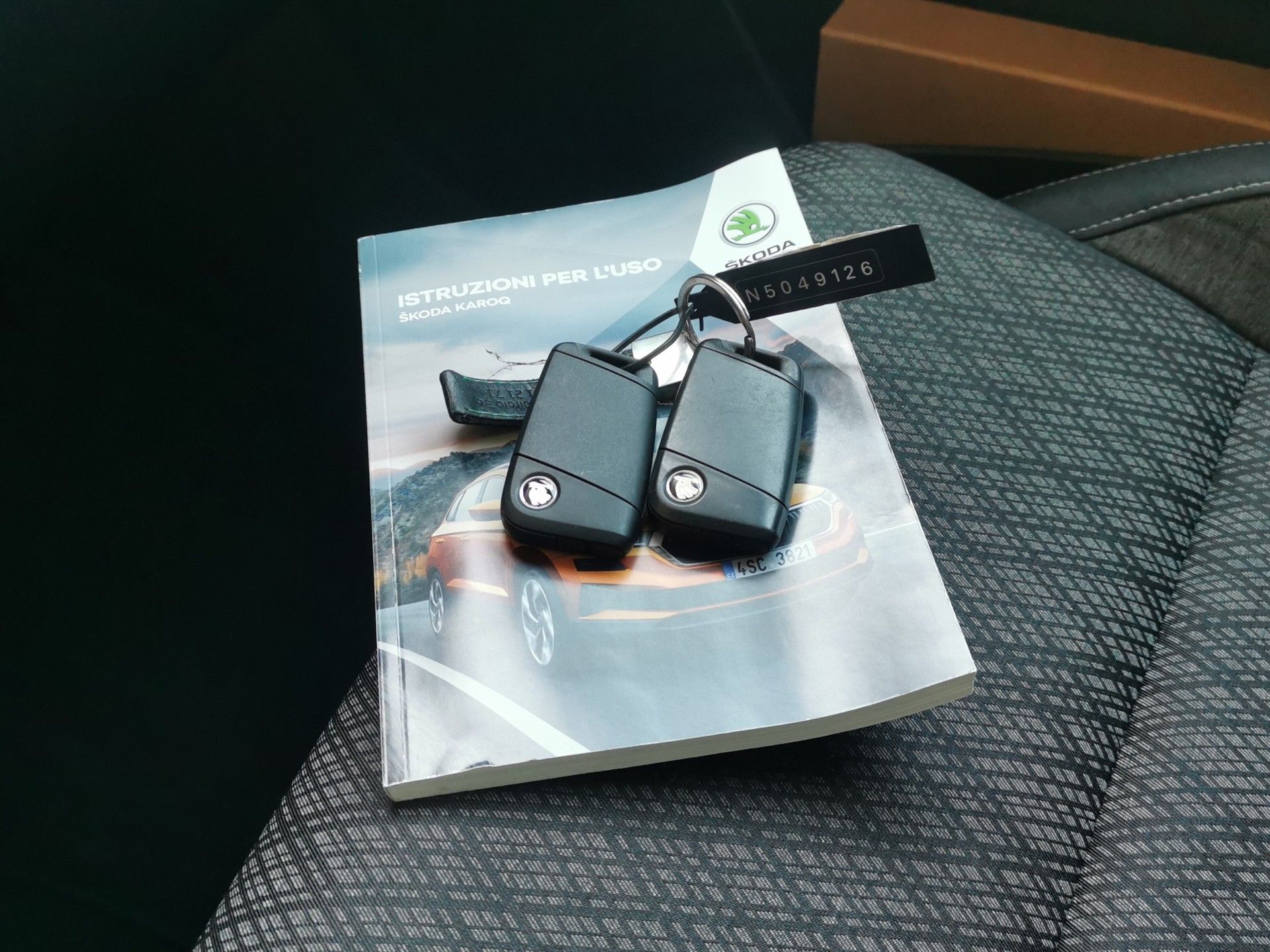 SKODA Karoq 2.0 TDI CR Style 4x4 DSG-image-21