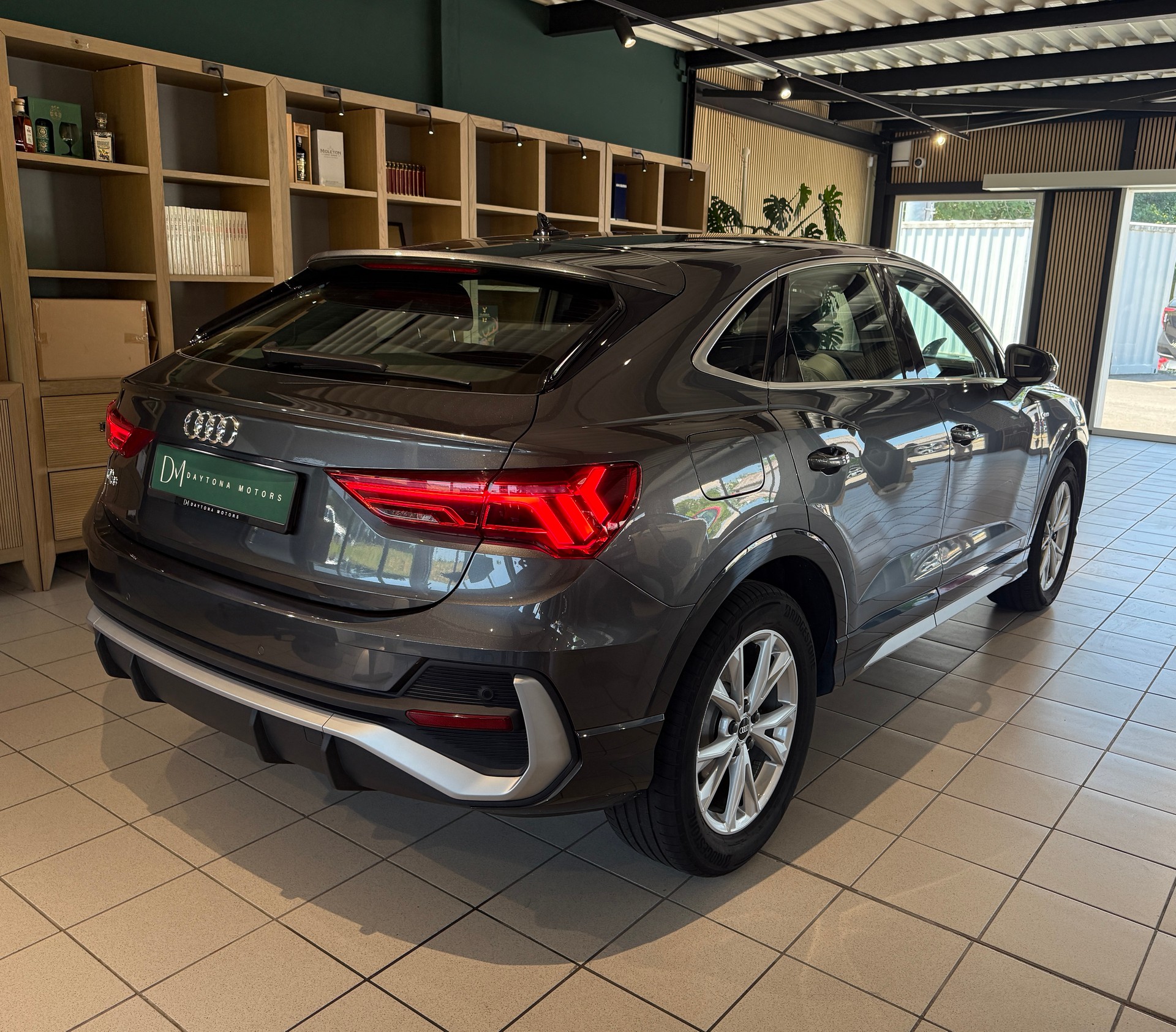 AUDI Q3 Sportback 35 TFSI S line S-tronic-image-3