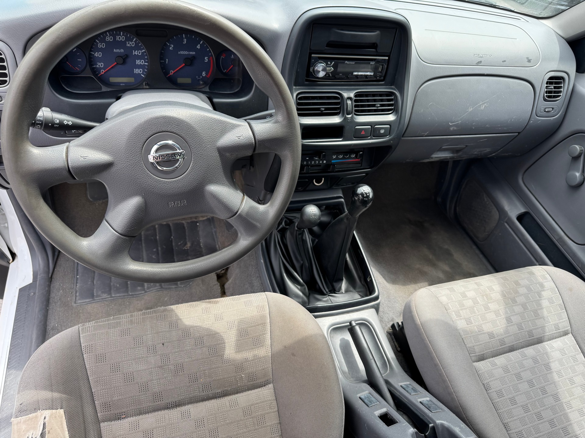 NISSAN King Cab 2.5 Di 4x4-image-11