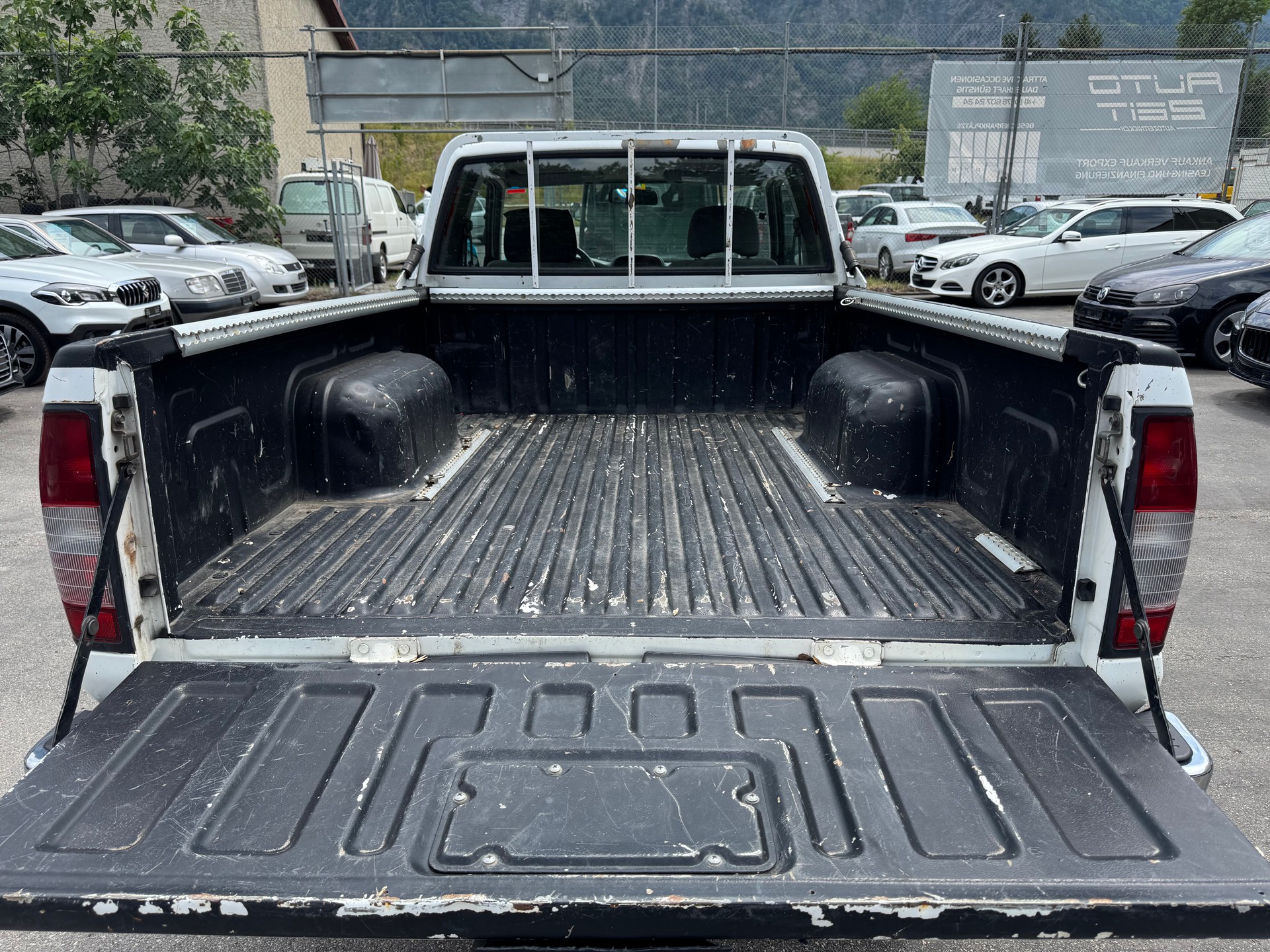 NISSAN King Cab 2.5 Di 4x4-image-5