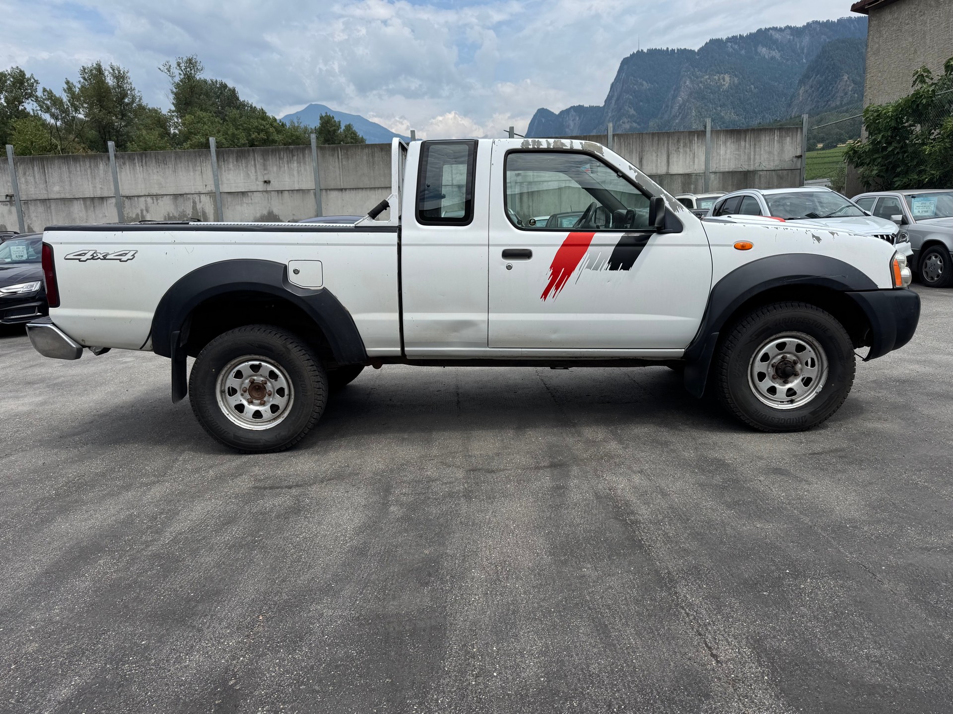 NISSAN King Cab 2.5 Di 4x4-image-2