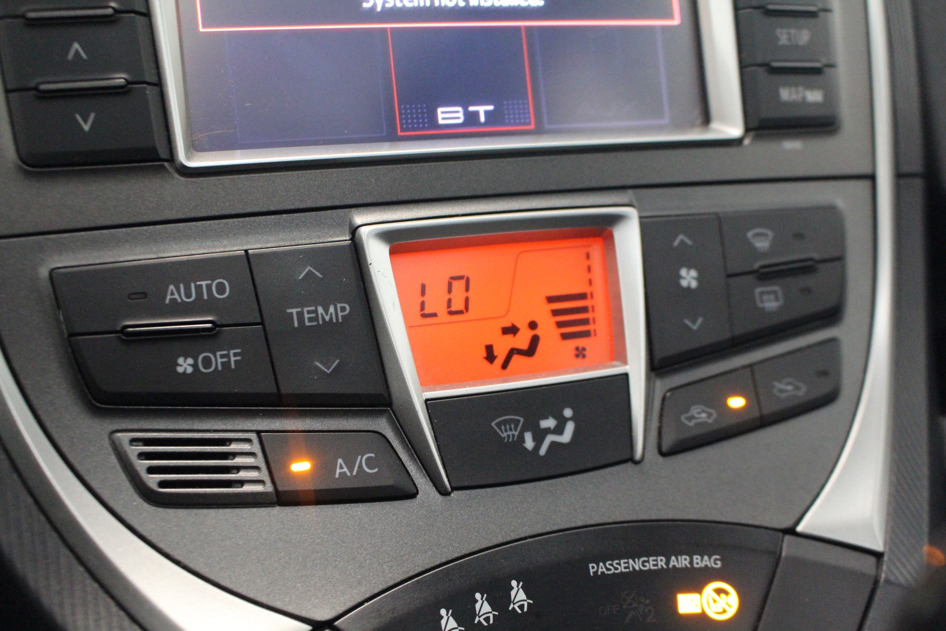 TOYOTA Verso-S 1.4 D-4D Linea Sol-image-17