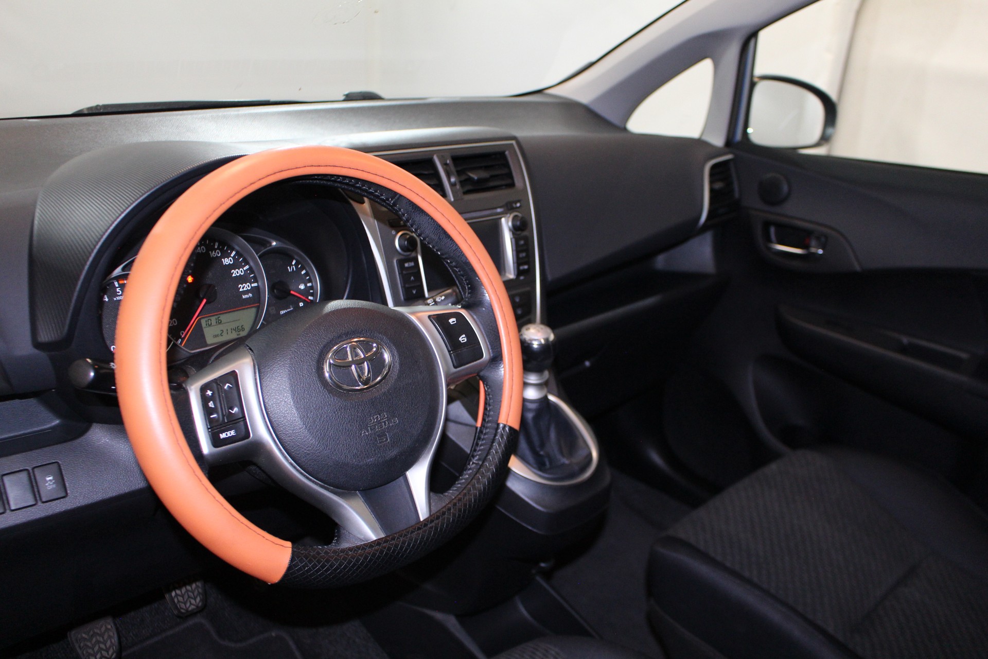 TOYOTA Verso-S 1.4 D-4D Linea Sol-image-11