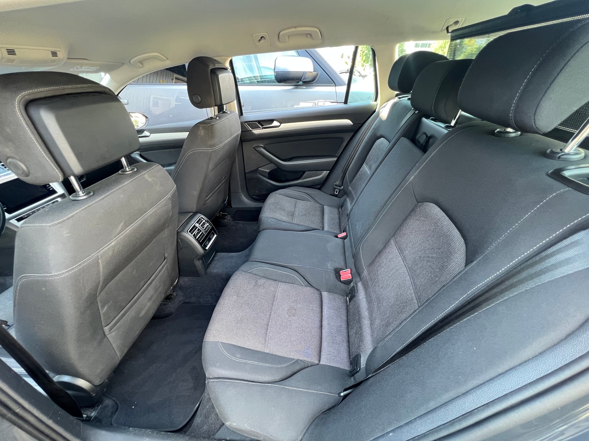 VW Passat Variant 2.0 TDI BMT Highline*Apple Carplay*-image-16