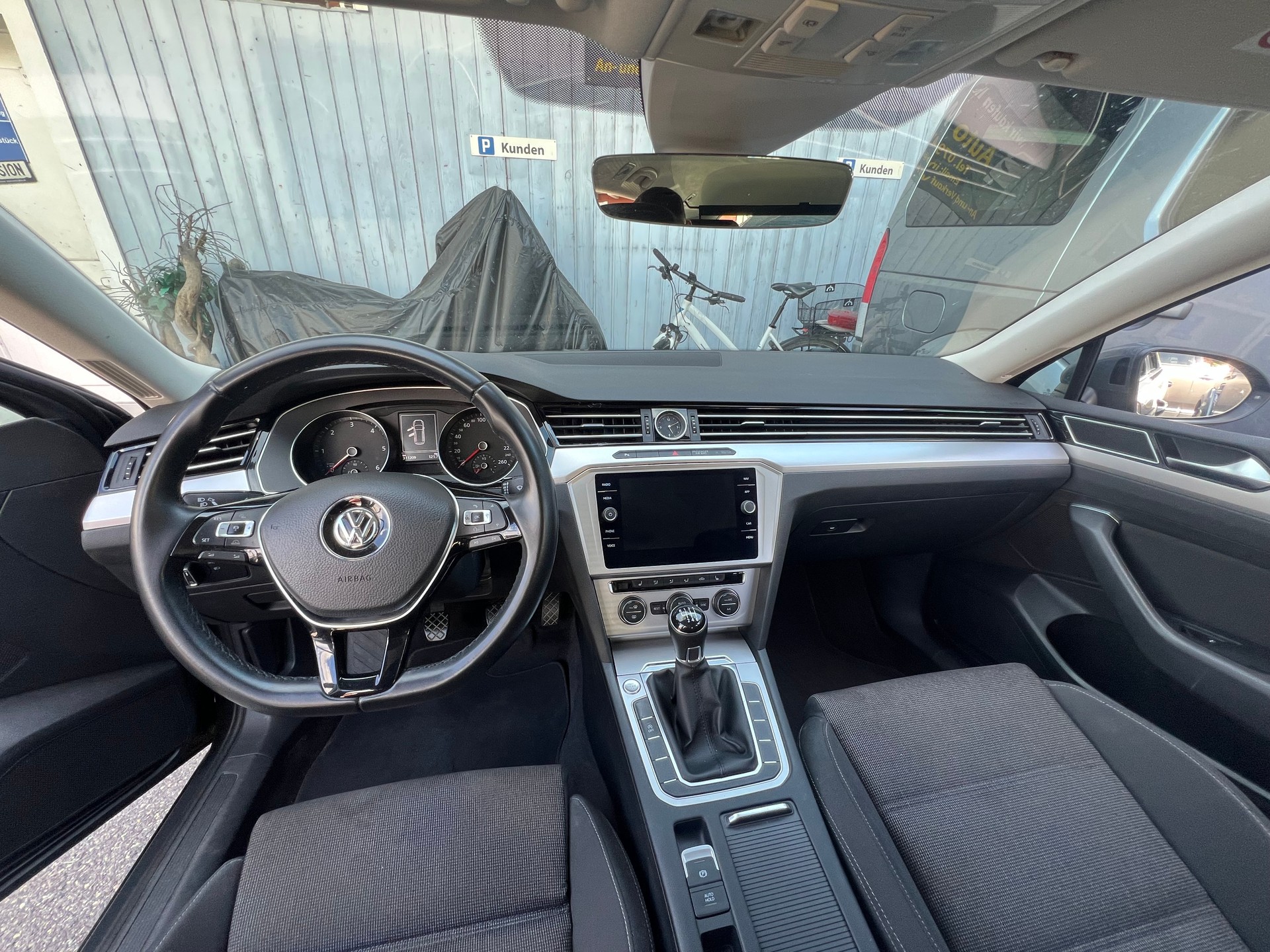 VW Passat Variant 2.0 TDI BMT Highline*Apple Carplay*-image-8