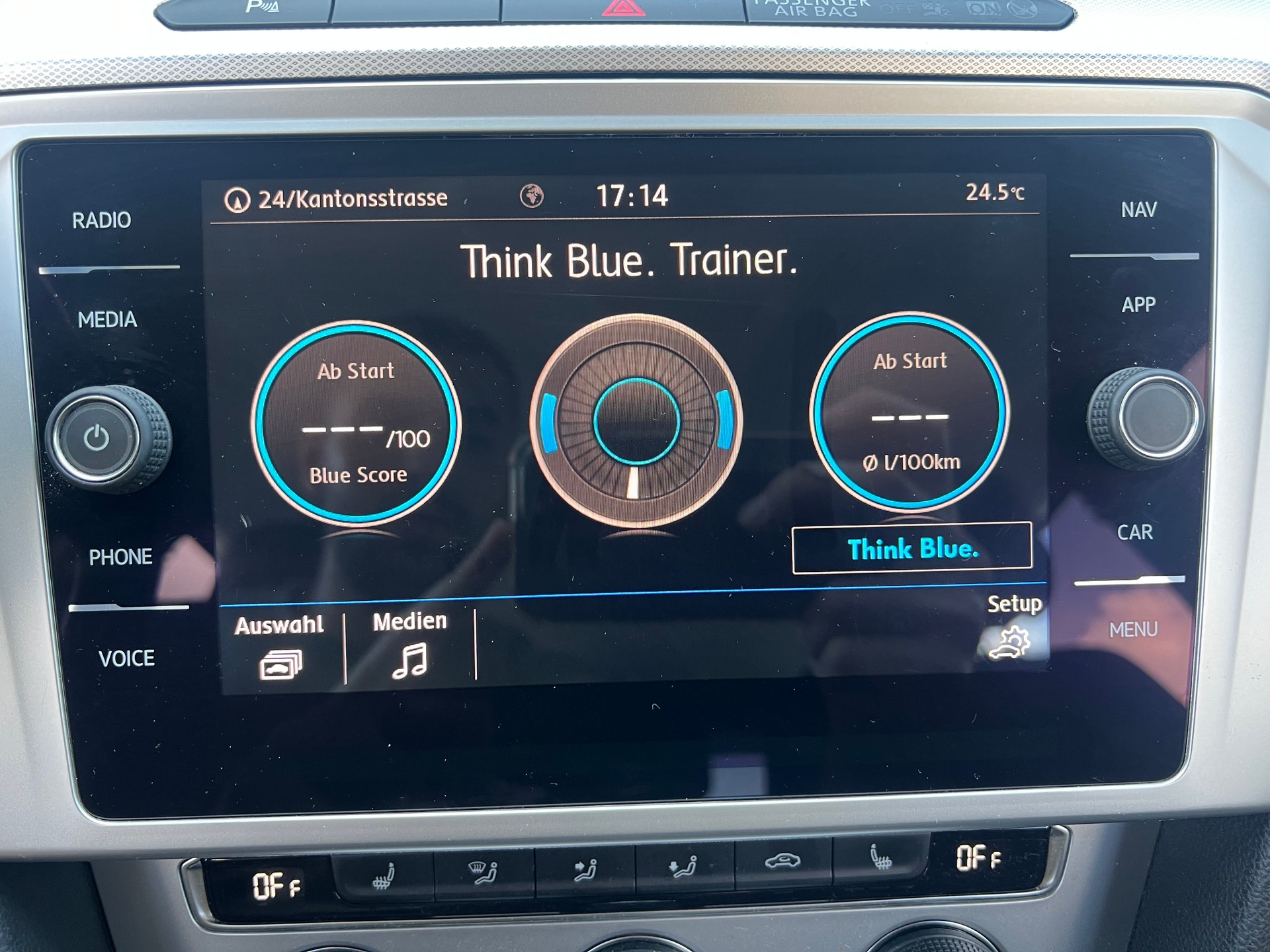 VW Passat Variant 2.0 TDI BMT Highline*Apple Carplay*-image-12