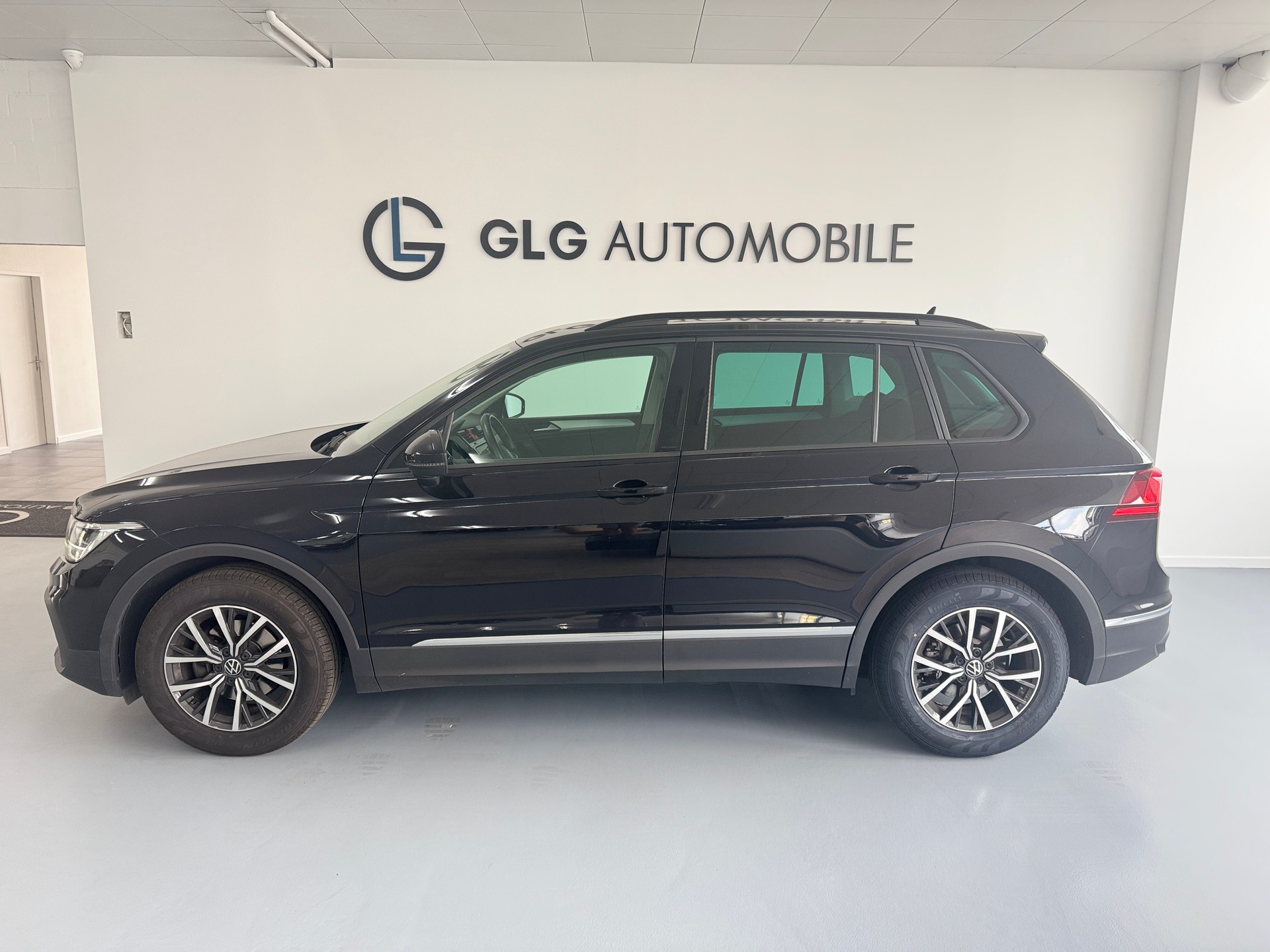 VW Tiguan 1.5TSI Evo Starter-showroom-element-1