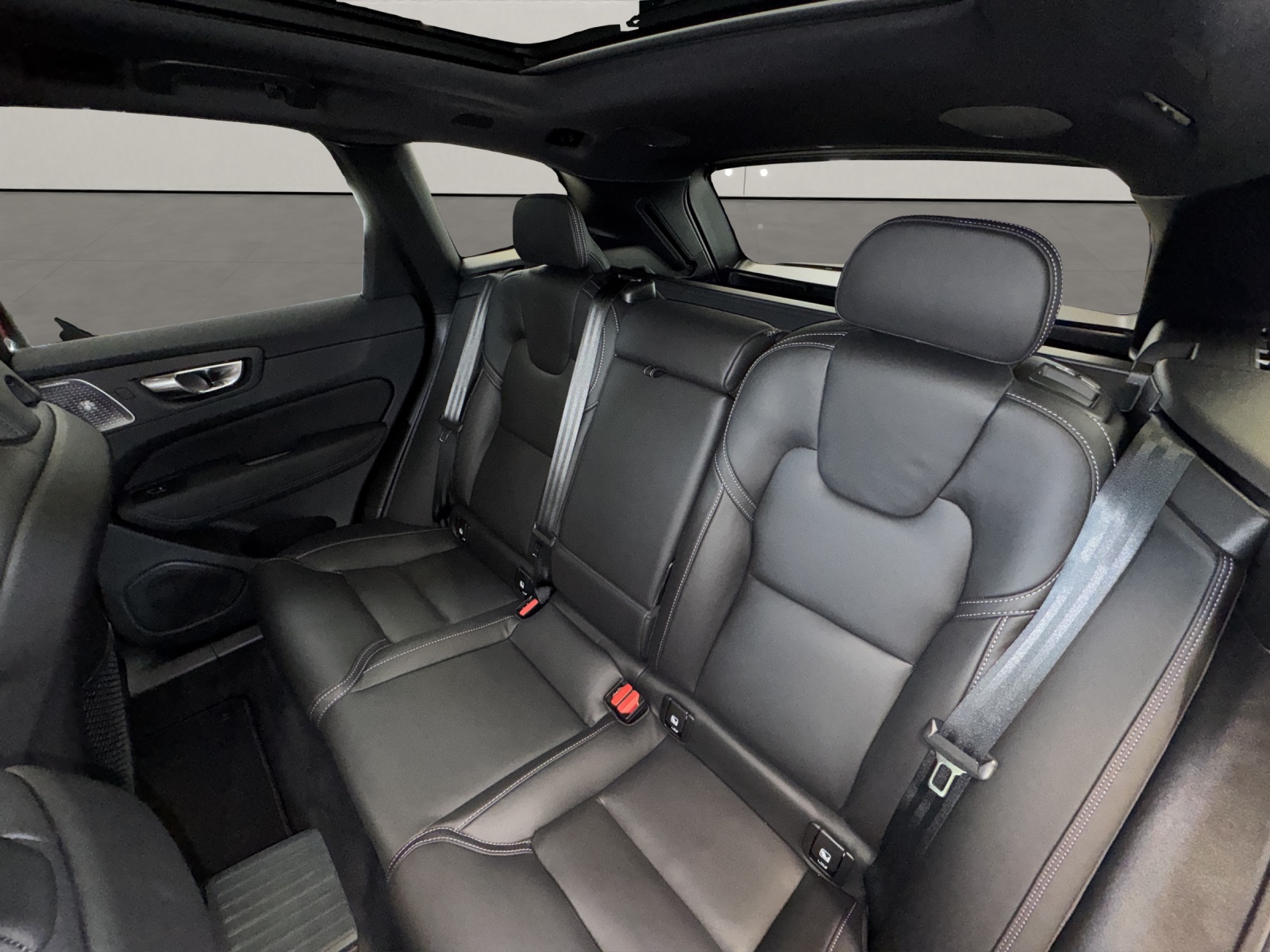 VOLVO XC60 2.0 T8 TE Ultra Dark eAWD-image-12