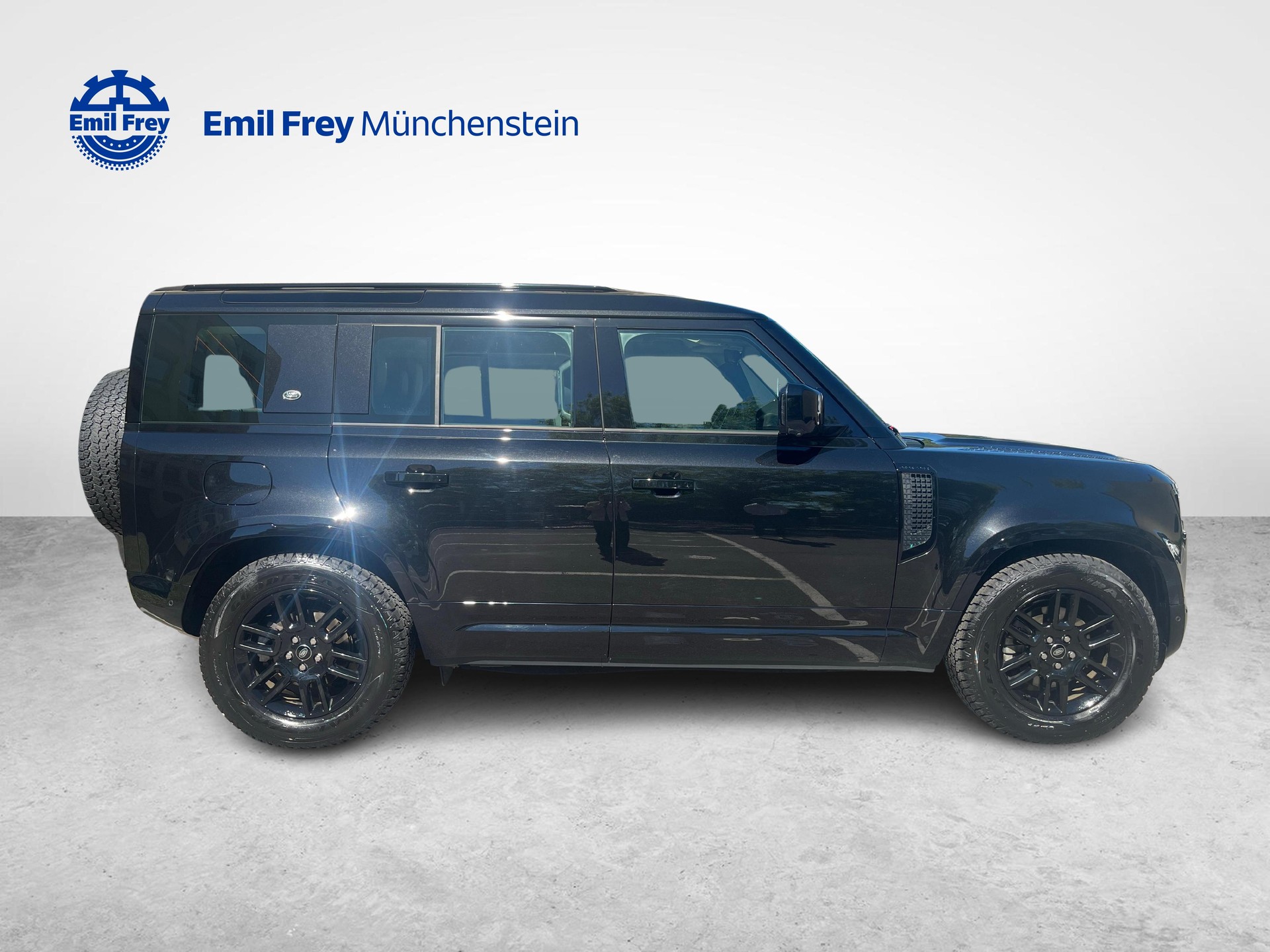 LAND ROVER Defender 110 3.0 D I6 250 X-Dynamic SE-image-5