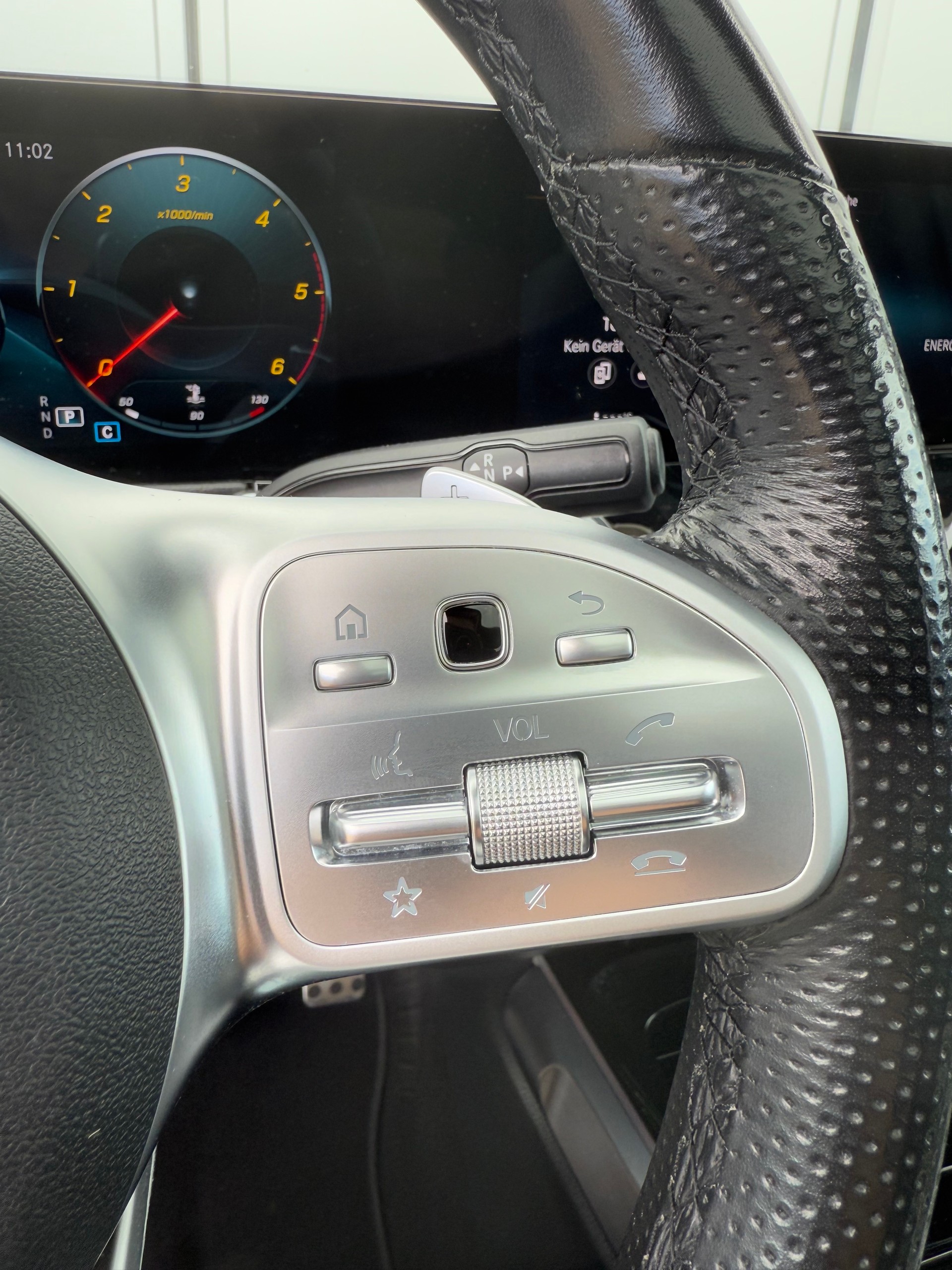 MERCEDES-BENZ GLB 220 d 4Matic AMG Line 8G-Tronic-image-11