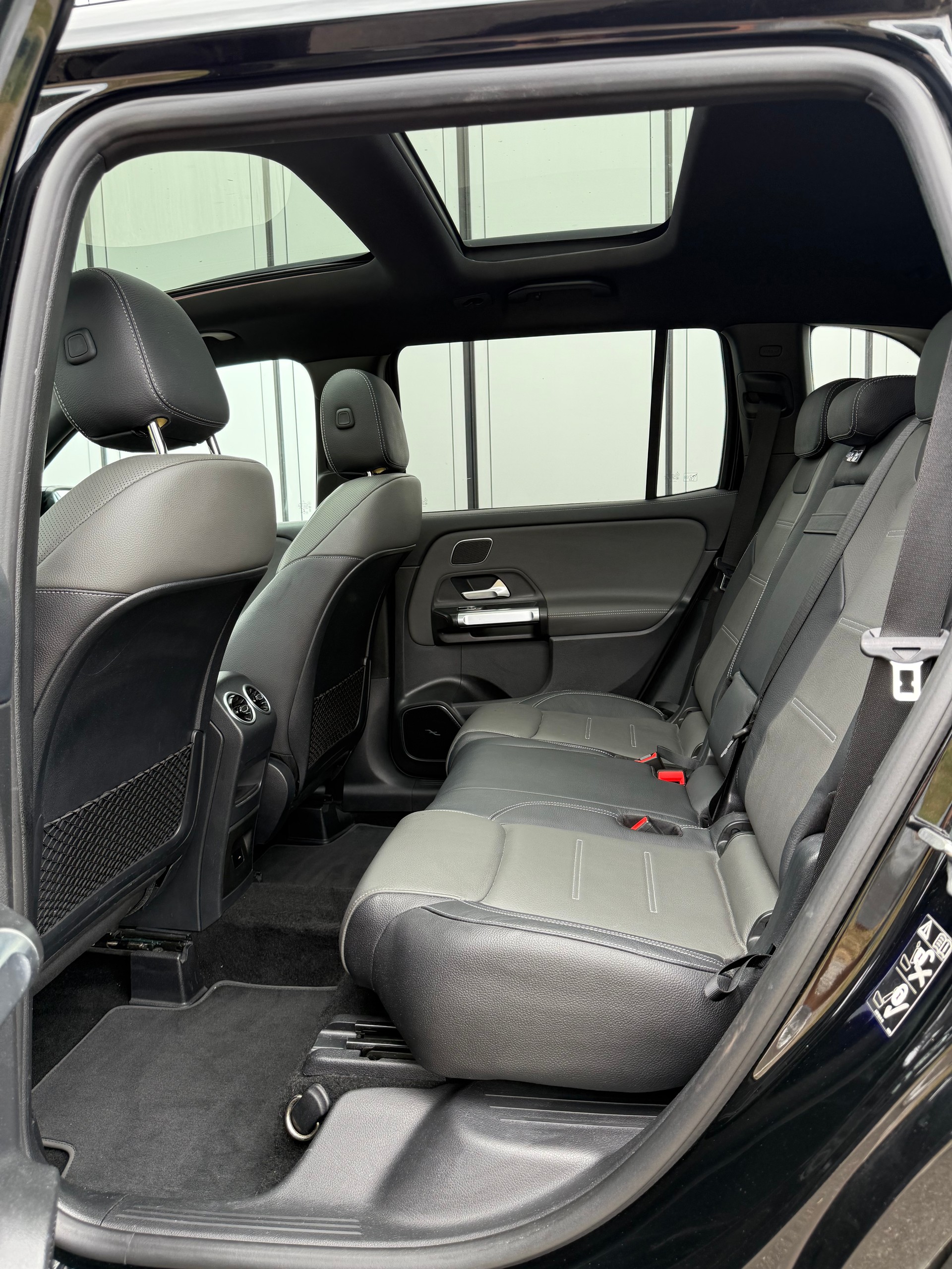 MERCEDES-BENZ GLB 220 d 4Matic AMG Line 8G-Tronic-image-15