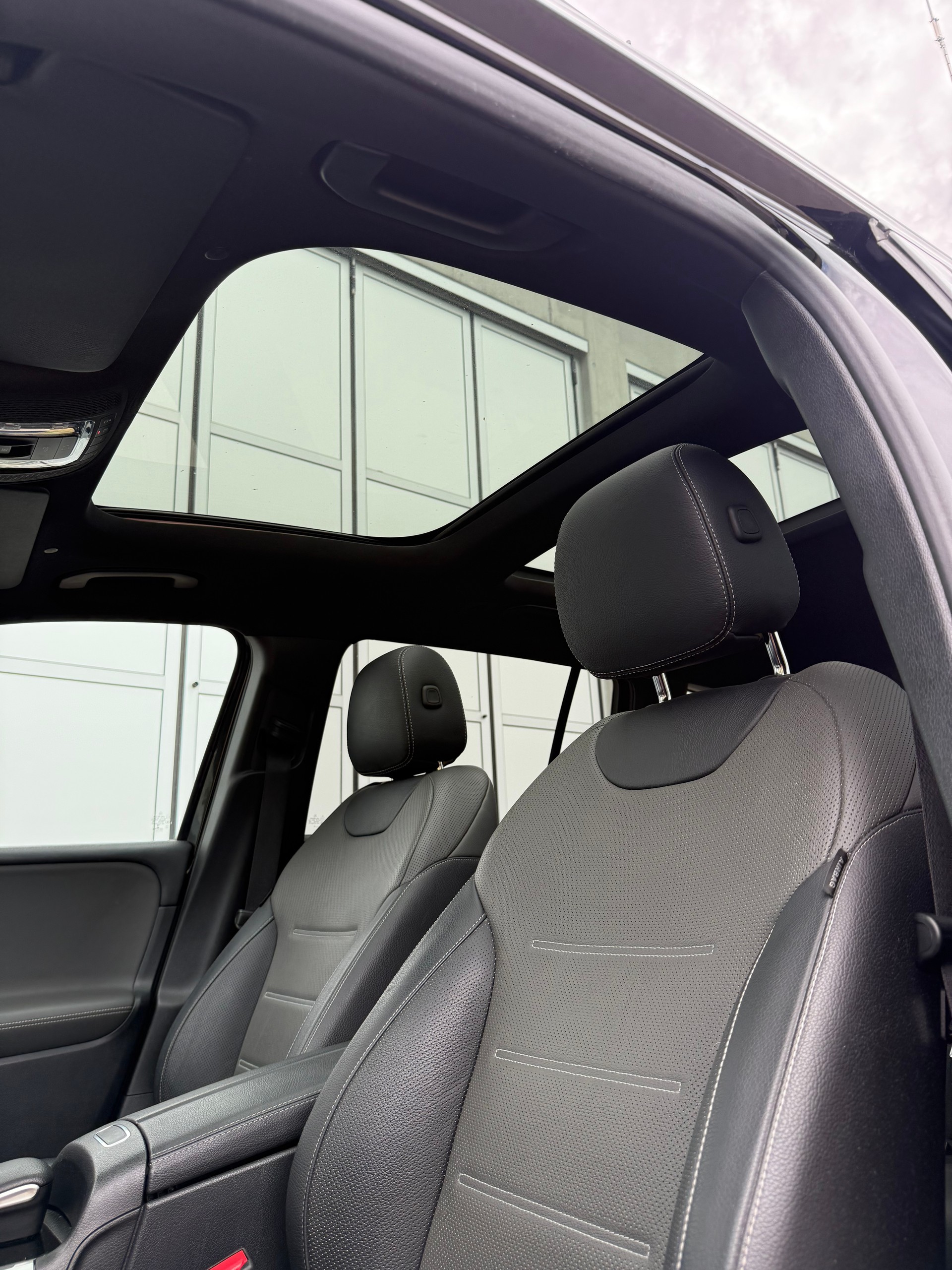 MERCEDES-BENZ GLB 220 d 4Matic AMG Line 8G-Tronic-image-14