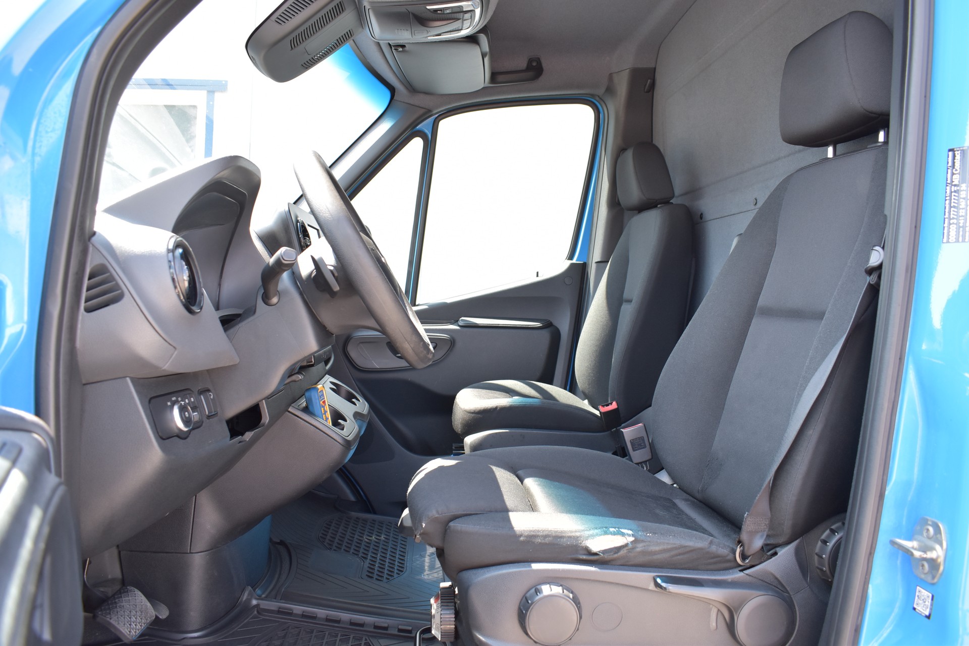 MERCEDES-BENZ Sprinter 319 CDI Lang 3.0L V6 AHK-image-13