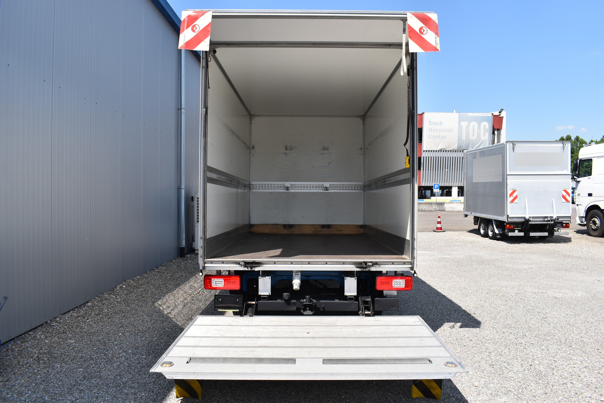 MERCEDES-BENZ Sprinter 319 CDI Lang 3.0L V6 AHK-image-10