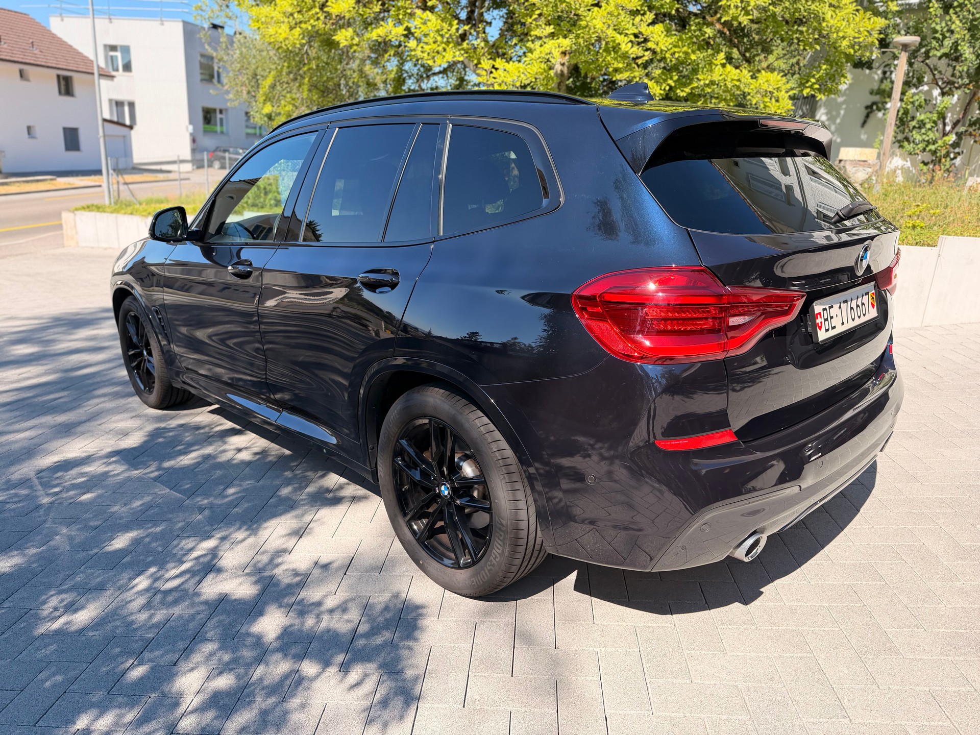 BMW 20d xDrive-image-1