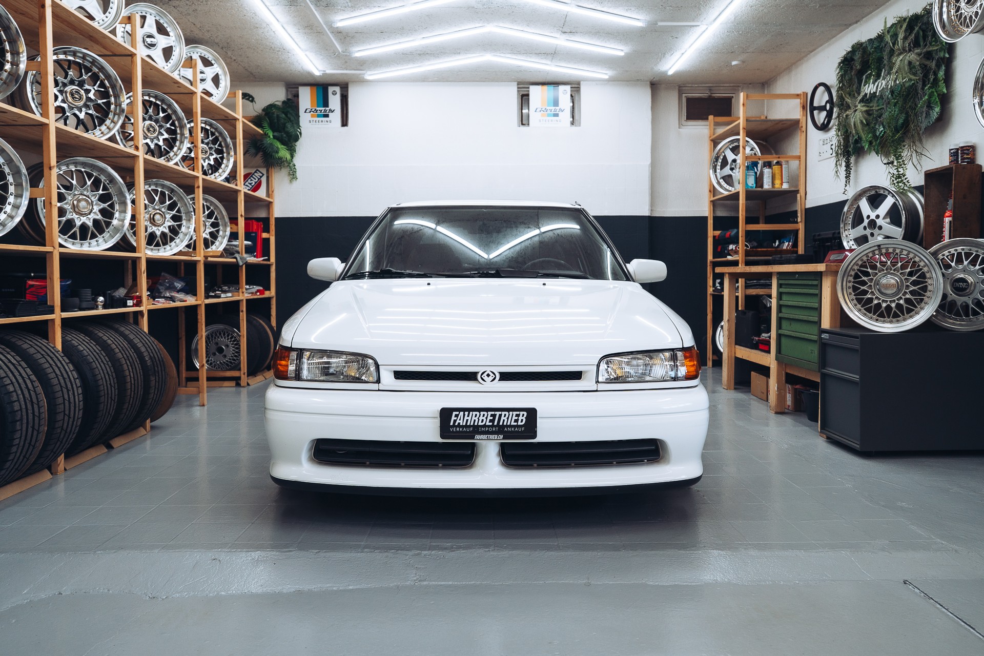 MAZDA 323 1.6i 16V Special A-image-3