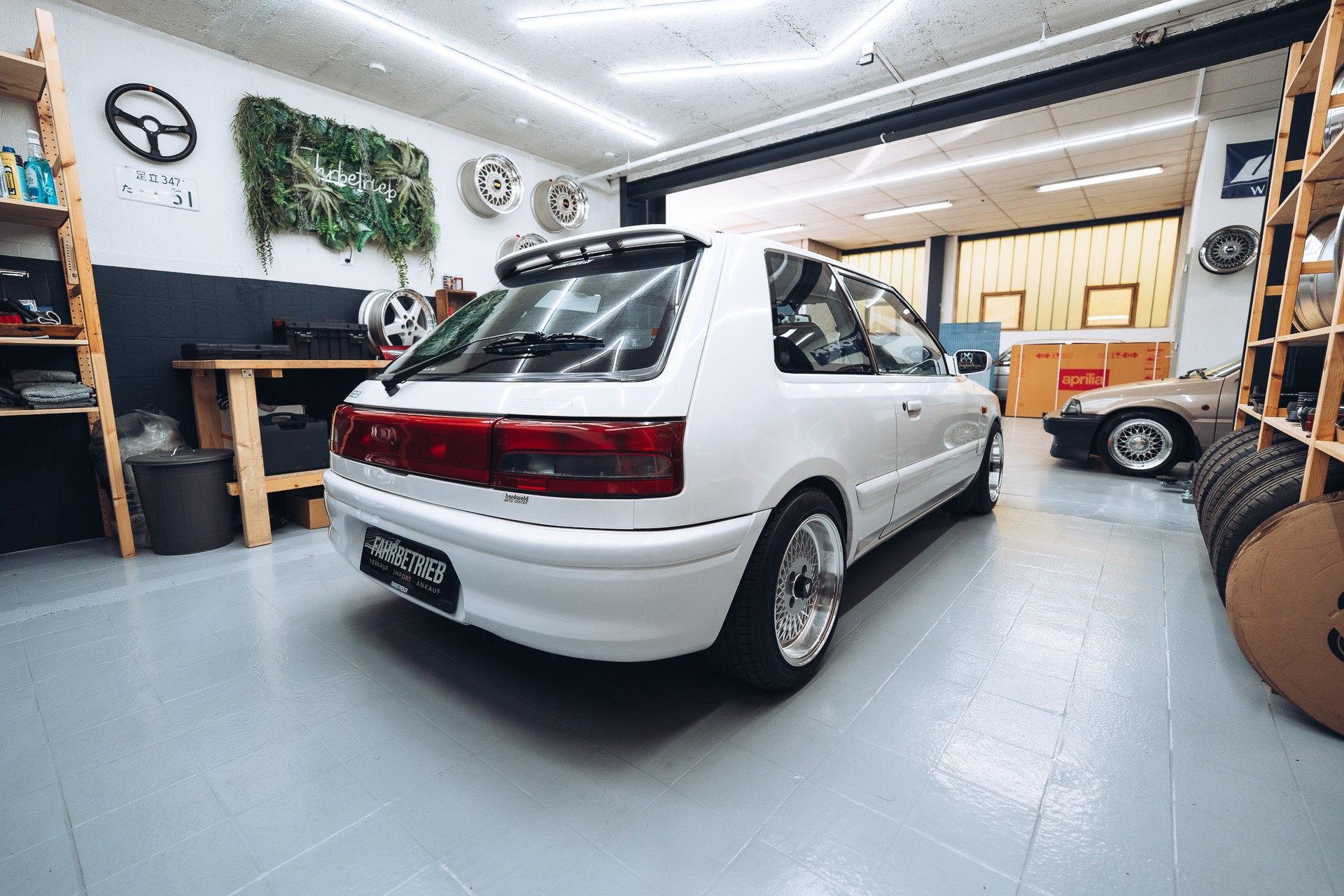 MAZDA 323 1.6i 16V Special A-image-6